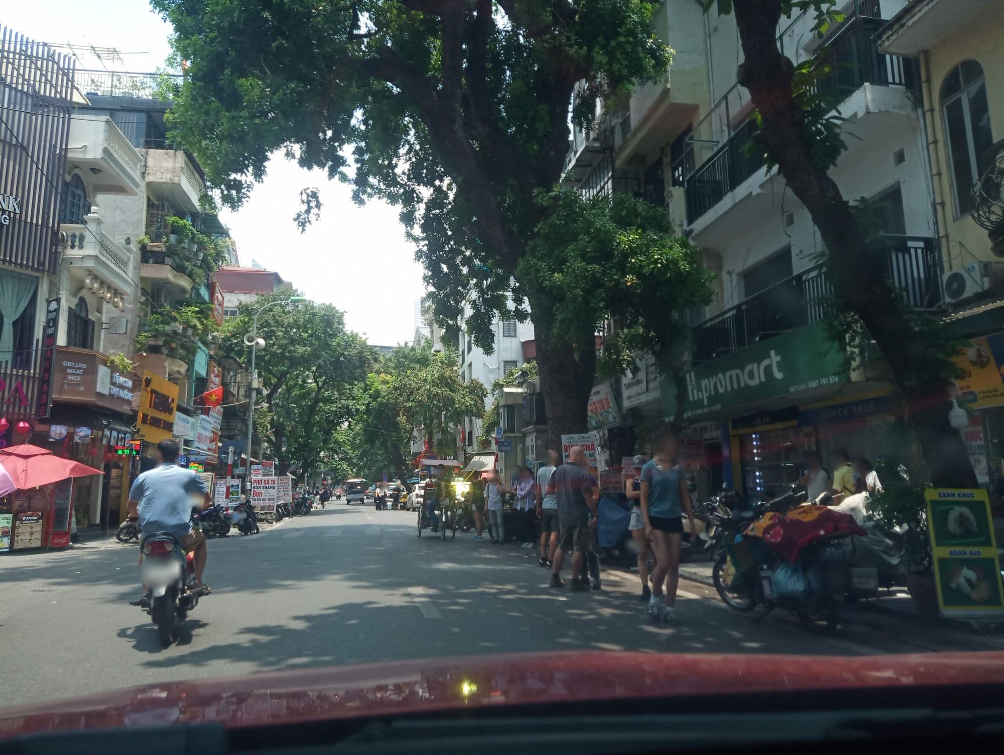 Street view near HOTEL DEMOCRACY, Hoàn Kiếm — © hn_front_1 (CC BY-SA · Mapillary)