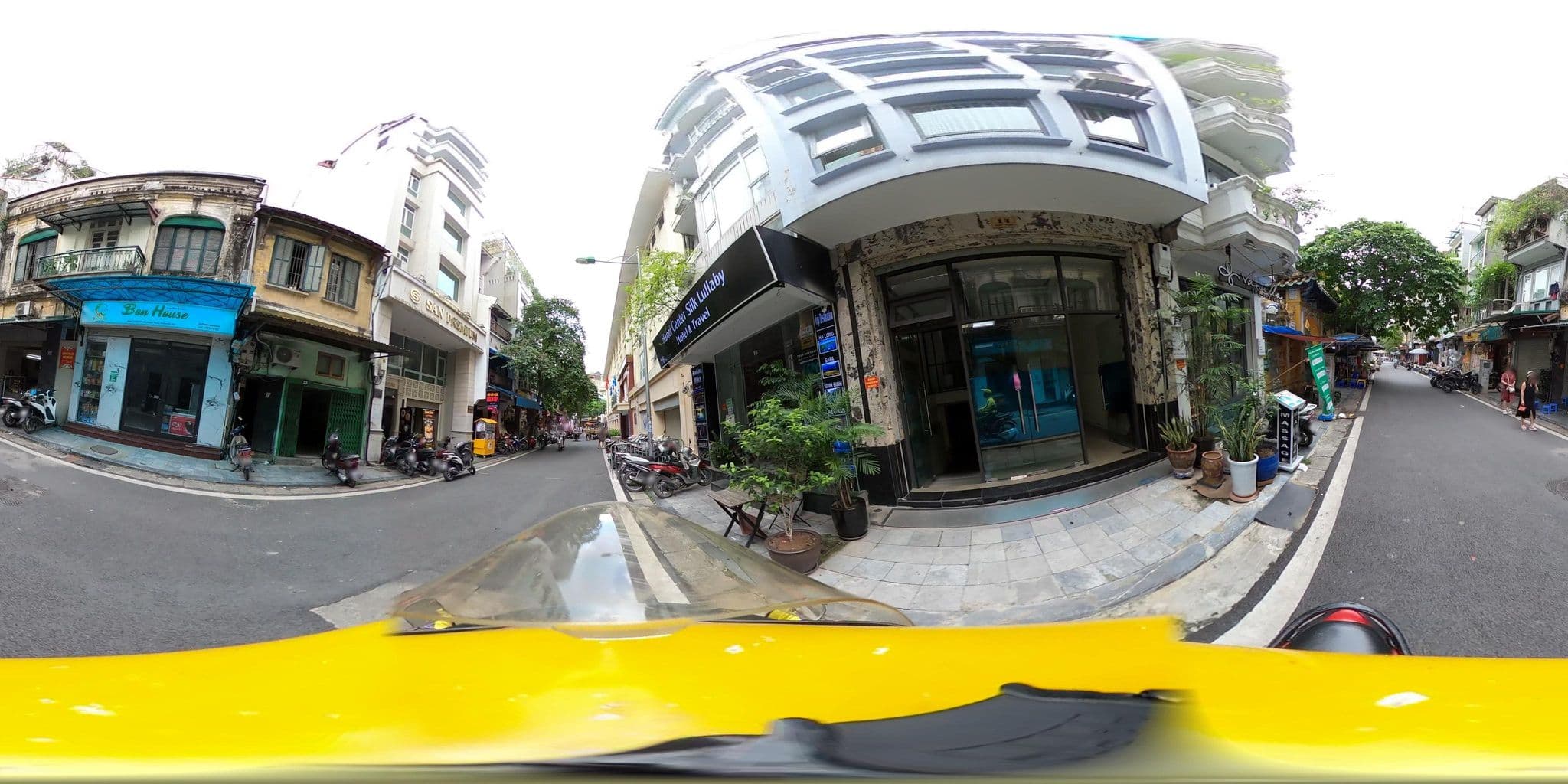 Street view near Suki Hostel Hanoi, Hoàn Kiếm — © bemaps_hn_kien (CC BY-SA · Mapillary)
