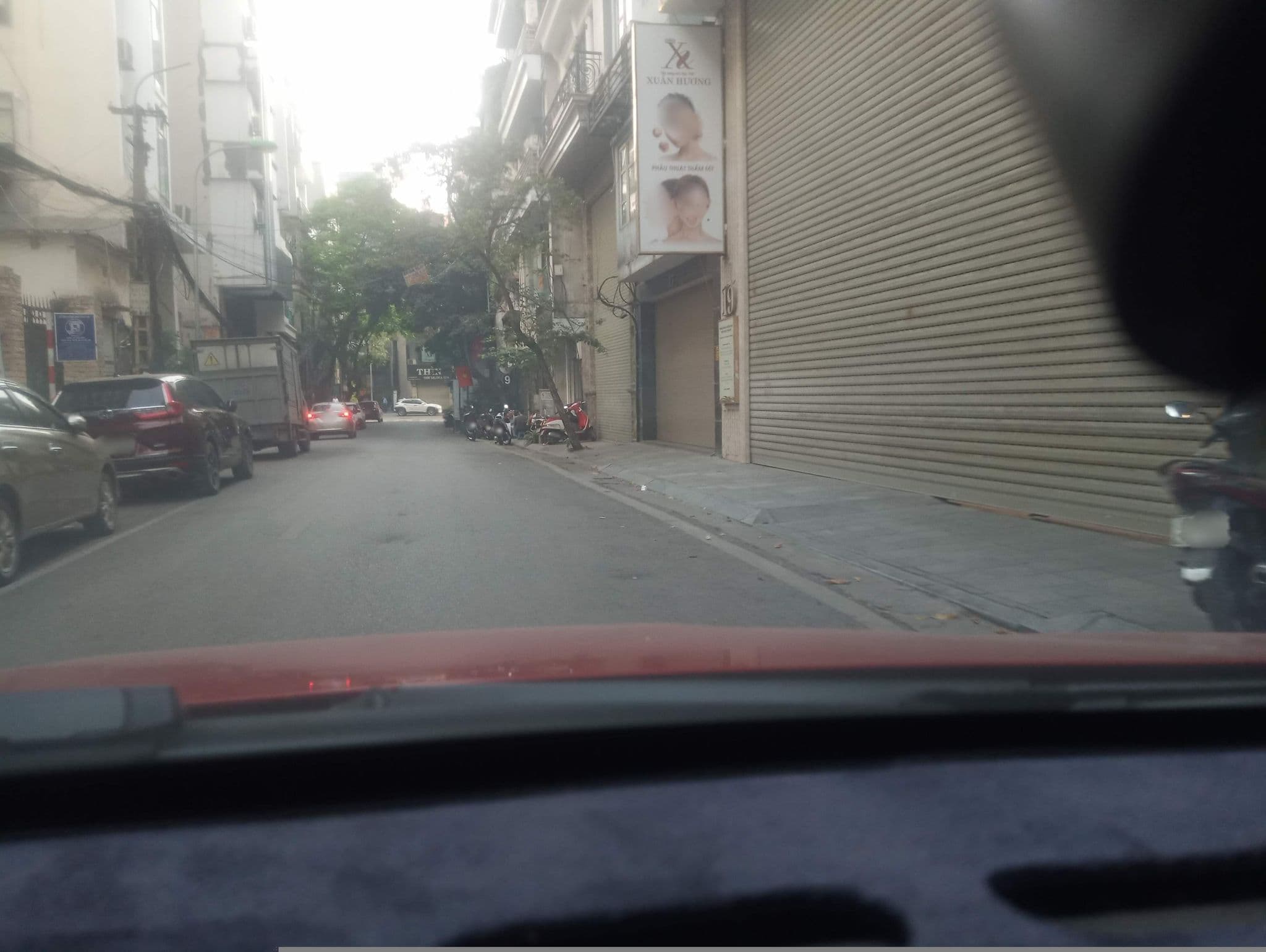 Street view near Eifell Hotel, Nguyễn Du — © hn_front_1 (CC BY-SA · Mapillary)