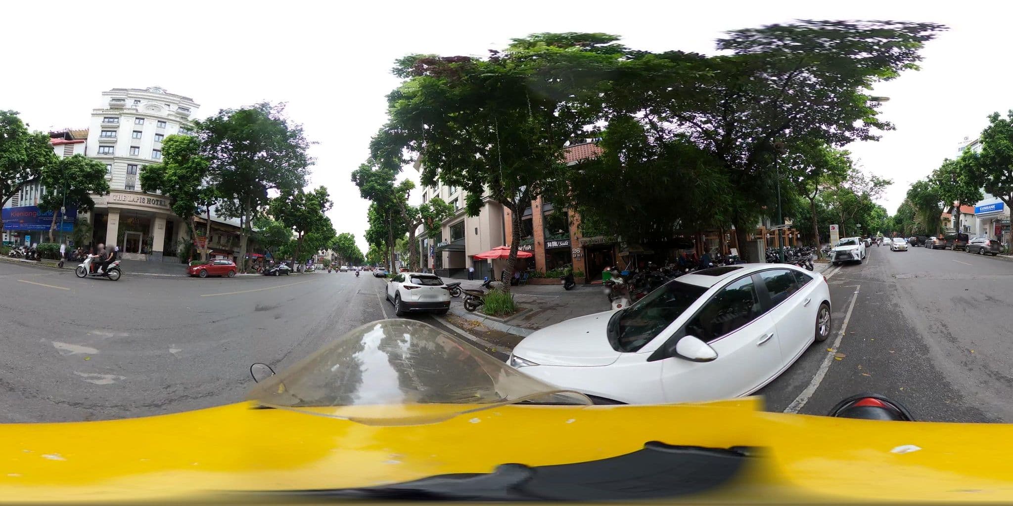 Street view near The Lapis Hotel, Cửa Nam — © bemaps_hn_kien (CC BY-SA · Mapillary)