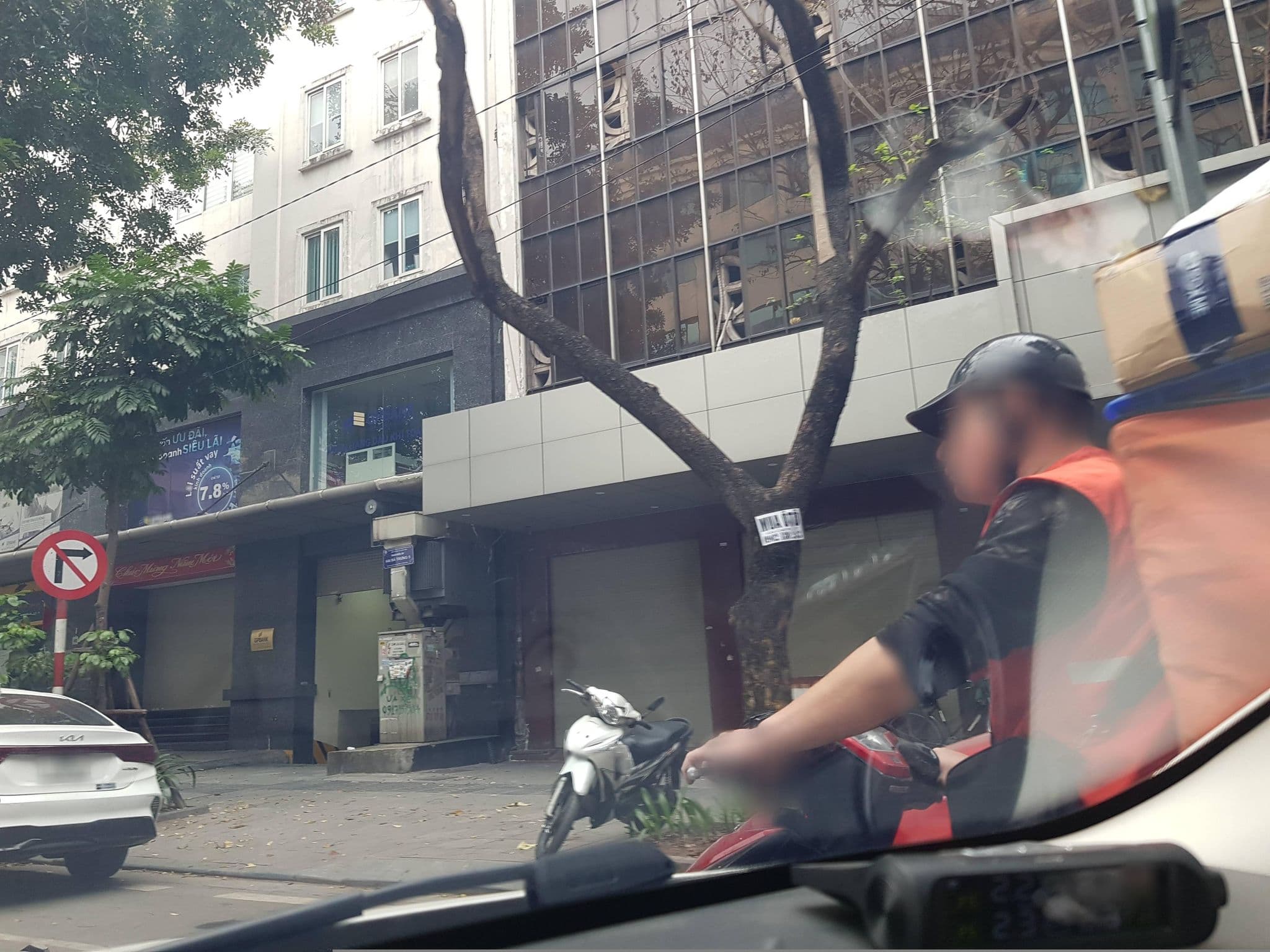 Street view near Ho Guom Hotel, Cửa Nam — © hn_right_1 (CC BY-SA · Mapillary)