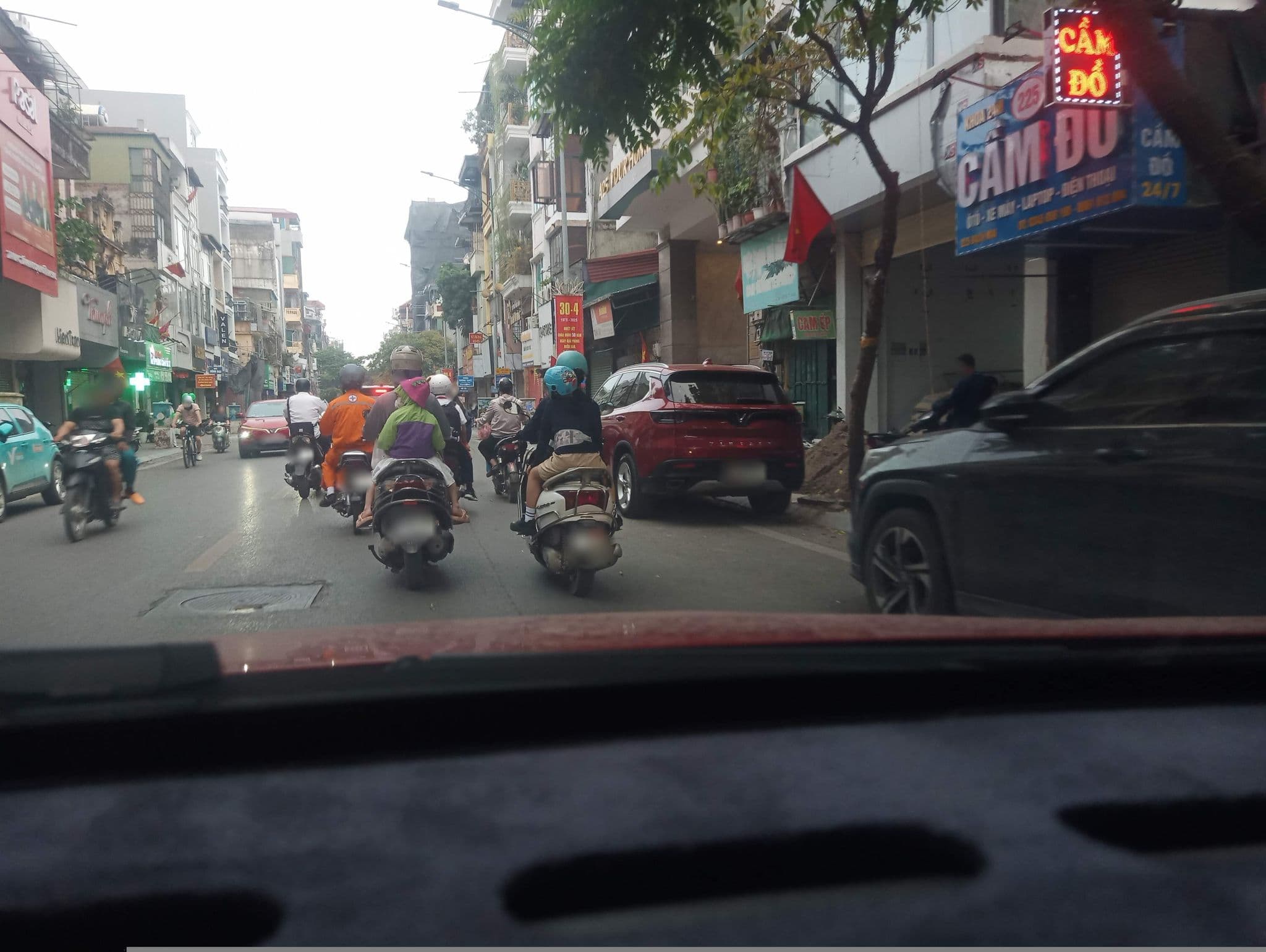 Street view near Cherry Hotel 3, Hai Bà Trưng — © hn_front_1 (CC BY-SA · Mapillary)