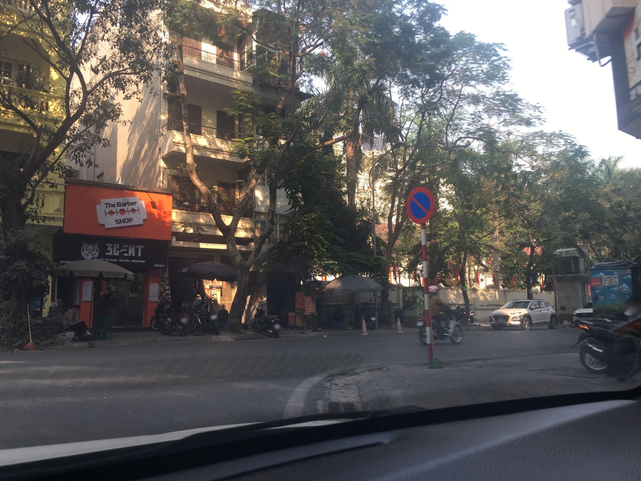 Street view near Azumaya 東屋ダイニング, Nguyễn Du — © hn_right_2 (CC BY-SA · Mapillary)