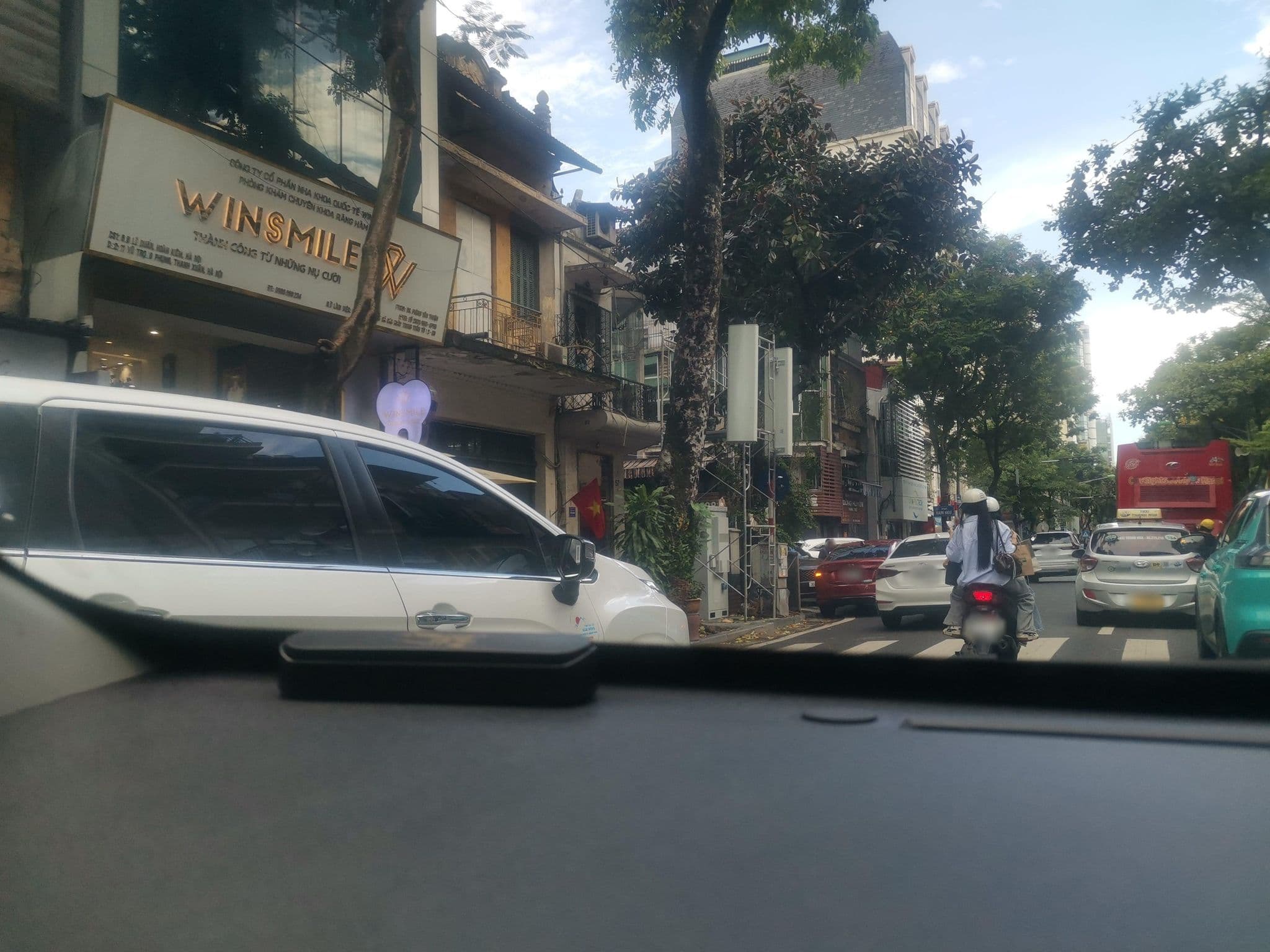 Street view near Nhat Phuong, Hanoi — © hn_left_2 (CC BY-SA · Mapillary)