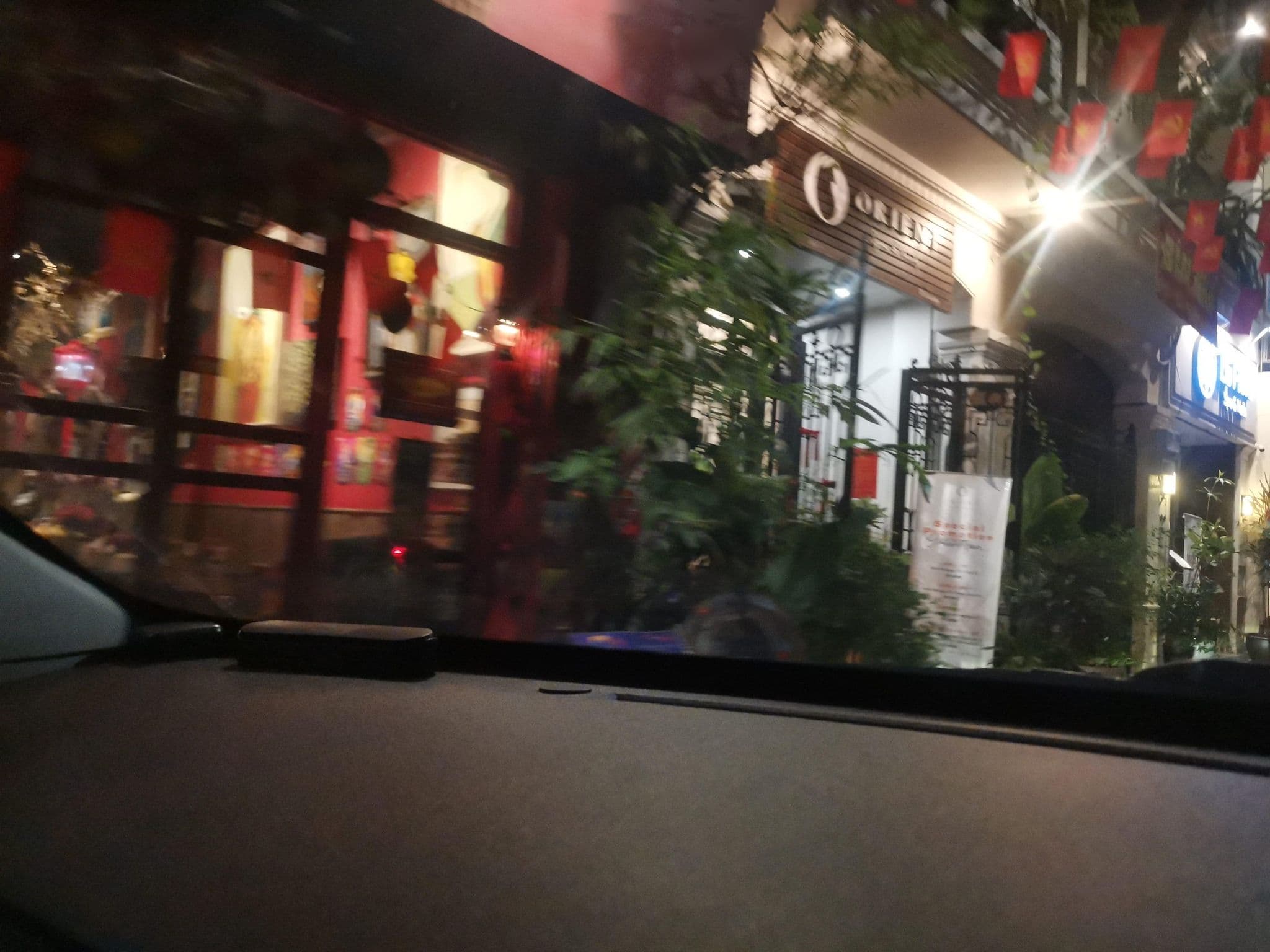 Street view near Prestige Hotel, Hoàn Kiếm — © hn_left_2 (CC BY-SA · Mapillary)