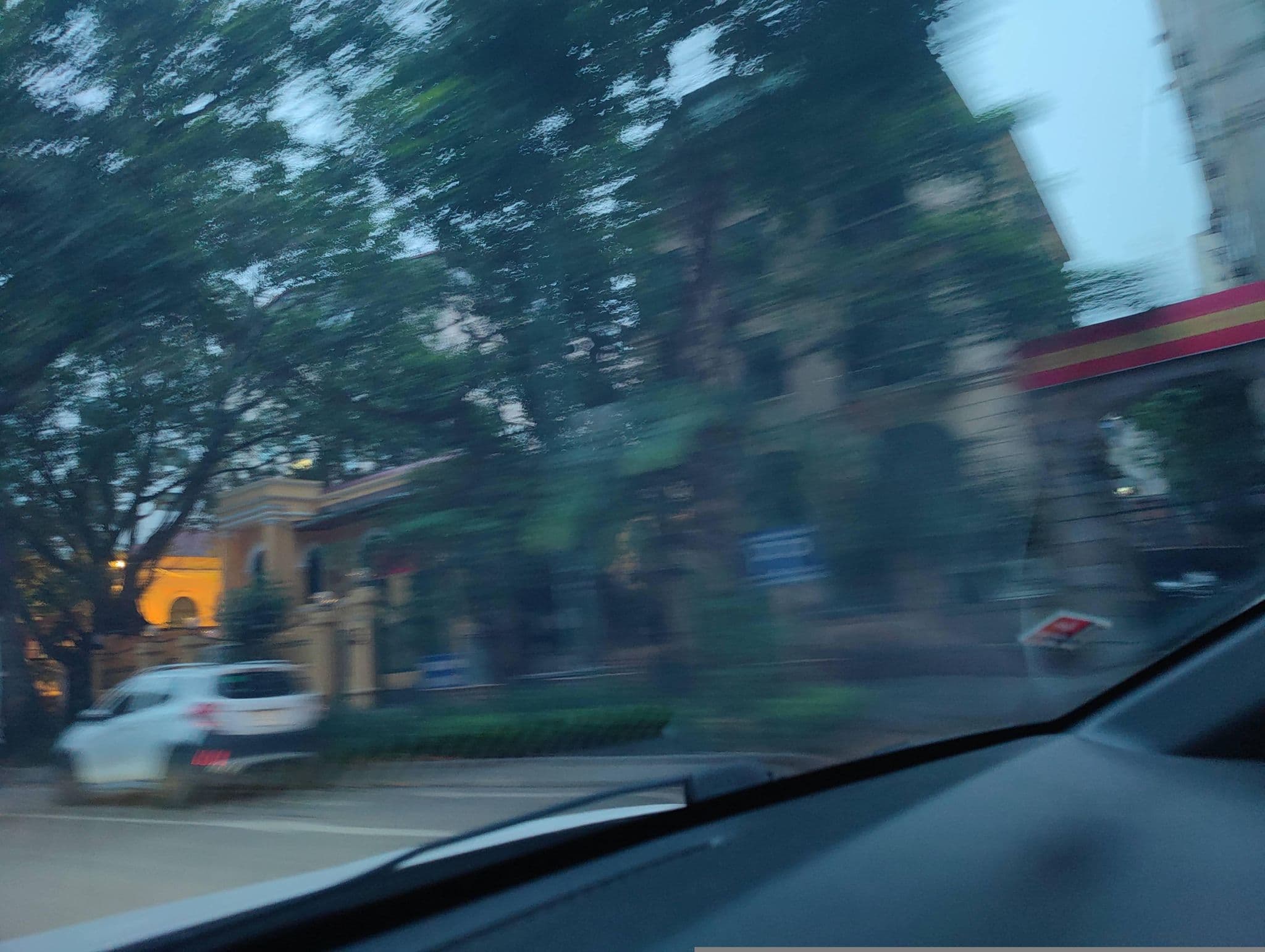 Street view near Sai Gon Hotel - Lý Thường Kiệt, Hanoi — © hn_right_2 (CC BY-SA · Mapillary)