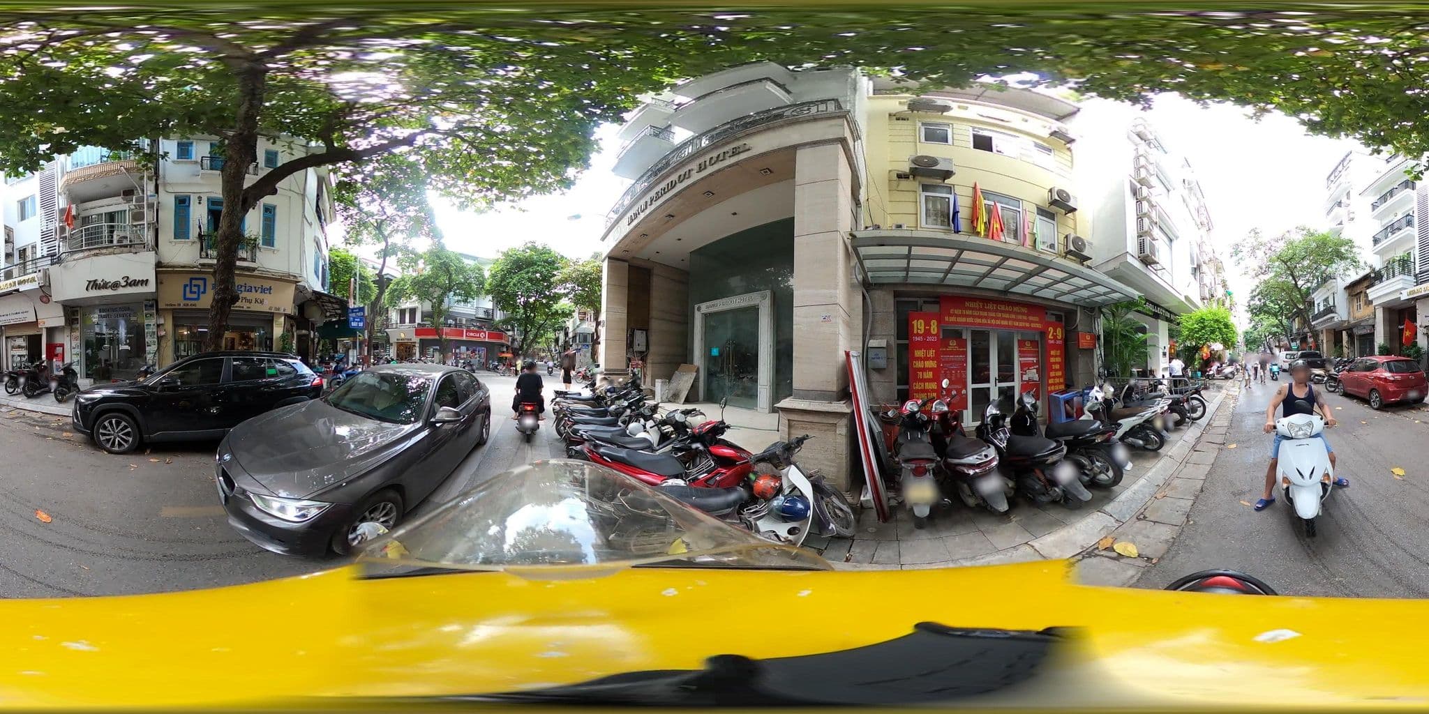 Street view near Drift Backpackers Hostel, Hoàn Kiếm — © bemaps_hn_kien (CC BY-SA · Mapillary)