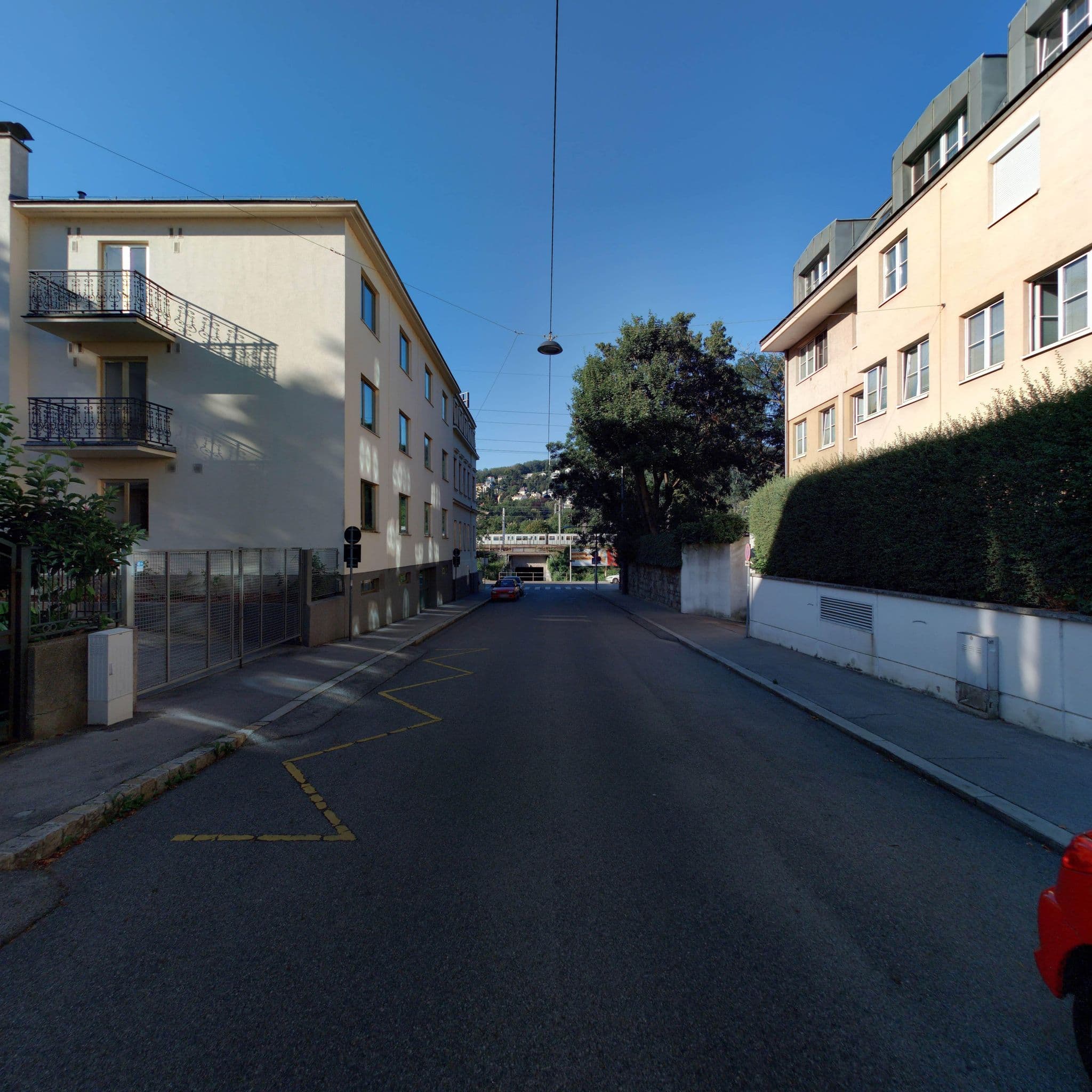 Street view near Hotel An der Wien, Penzing — © eliasgander (CC BY-SA · Mapillary)