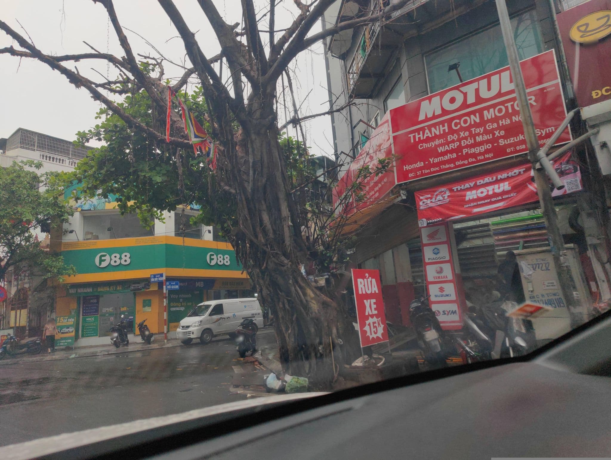 Street view near Hogiam Hotel, Yên Phụ — © hn_right_2 (CC BY-SA · Mapillary)