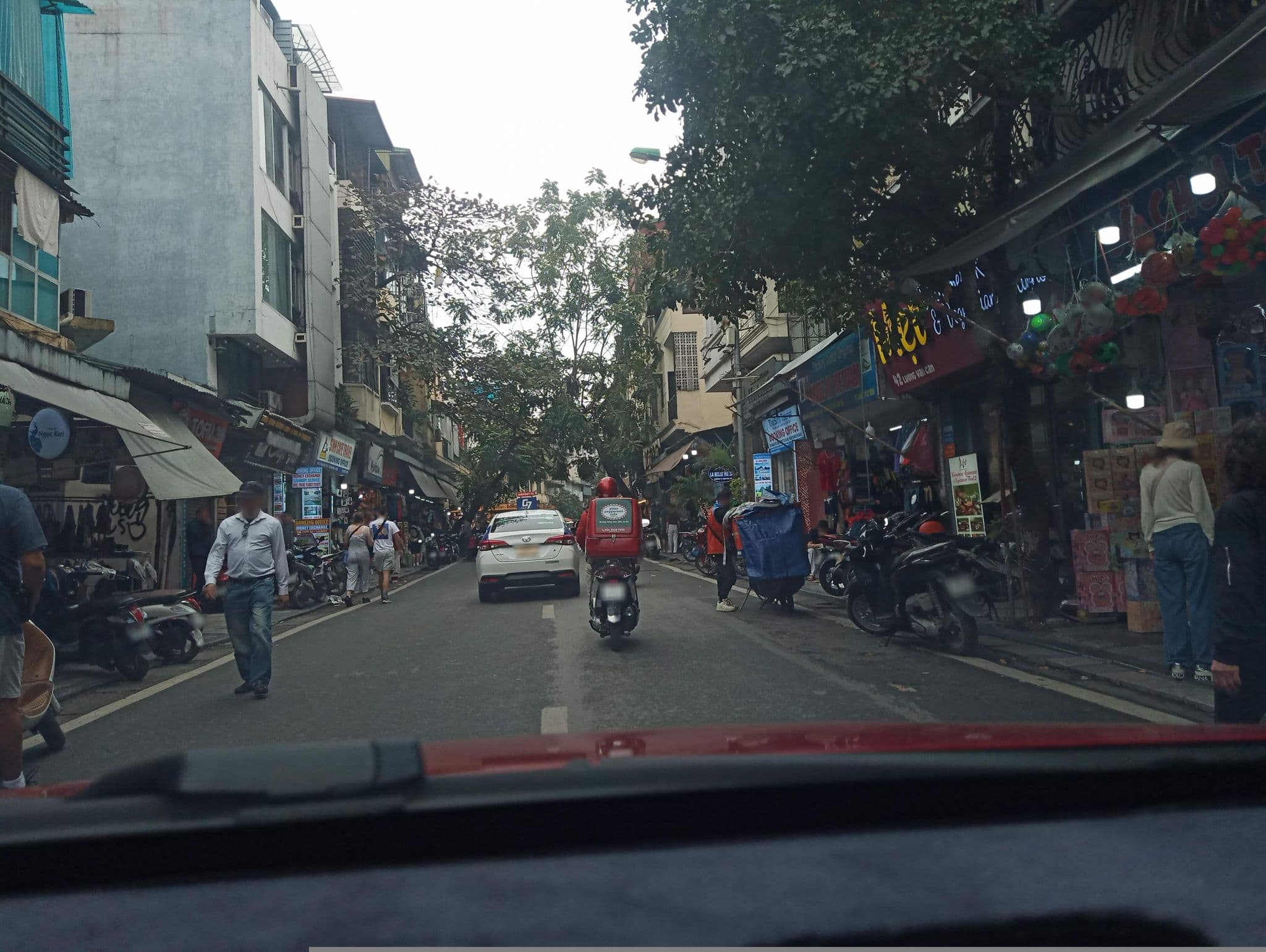 Street view near Prince Hotel, Hoàn Kiếm — © hn_front_1 (CC BY-SA · Mapillary)