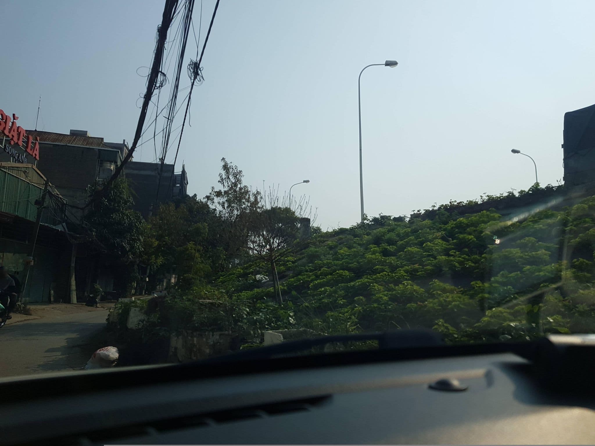 Street view near Nha nghi "The Ki Moi", Tây Hồ — © hn_right_1 (CC BY-SA · Mapillary)