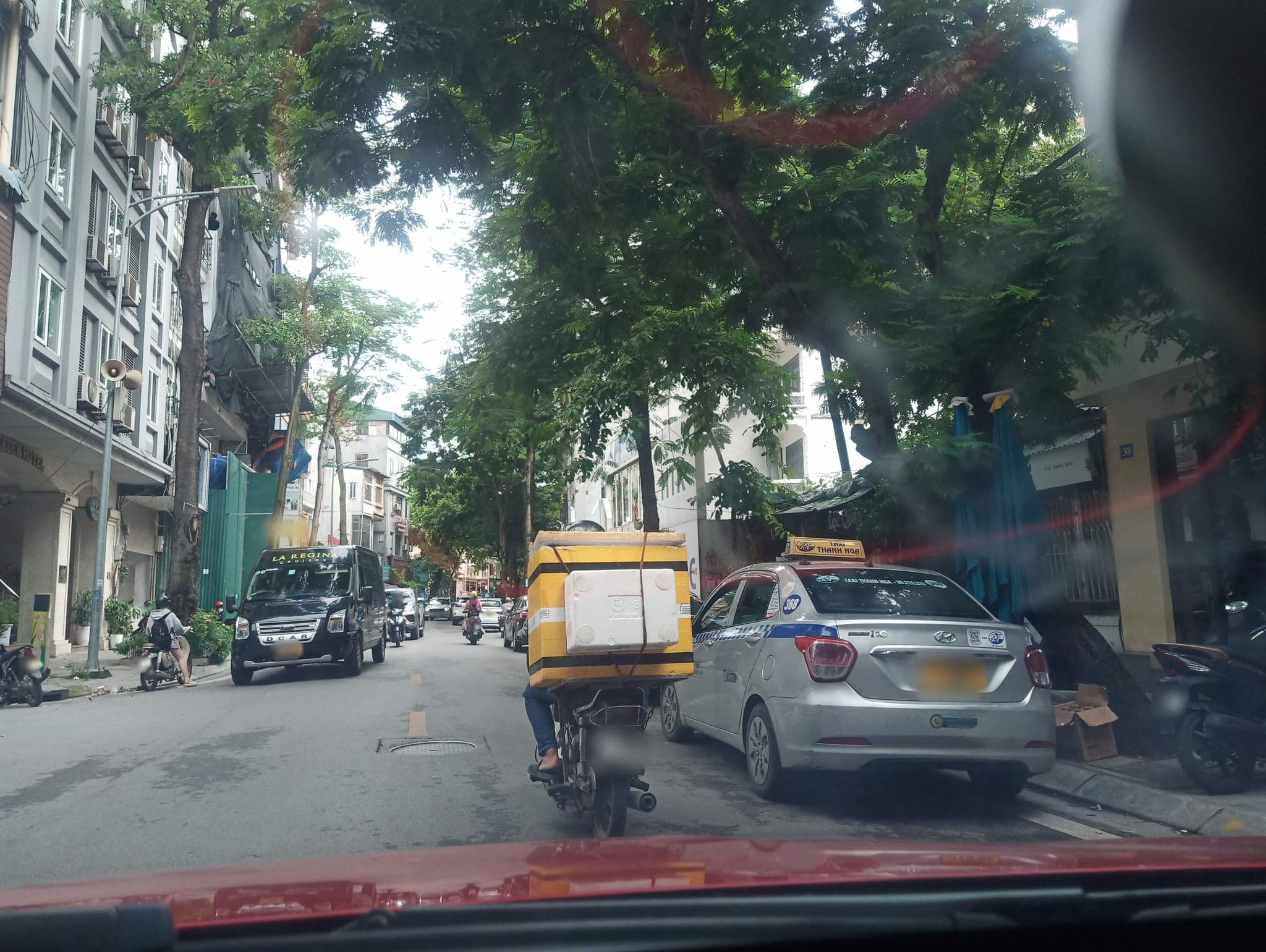 Street view near Trang An Plaza, Yên Phụ — © hn_front_1 (CC BY-SA · Mapillary)
