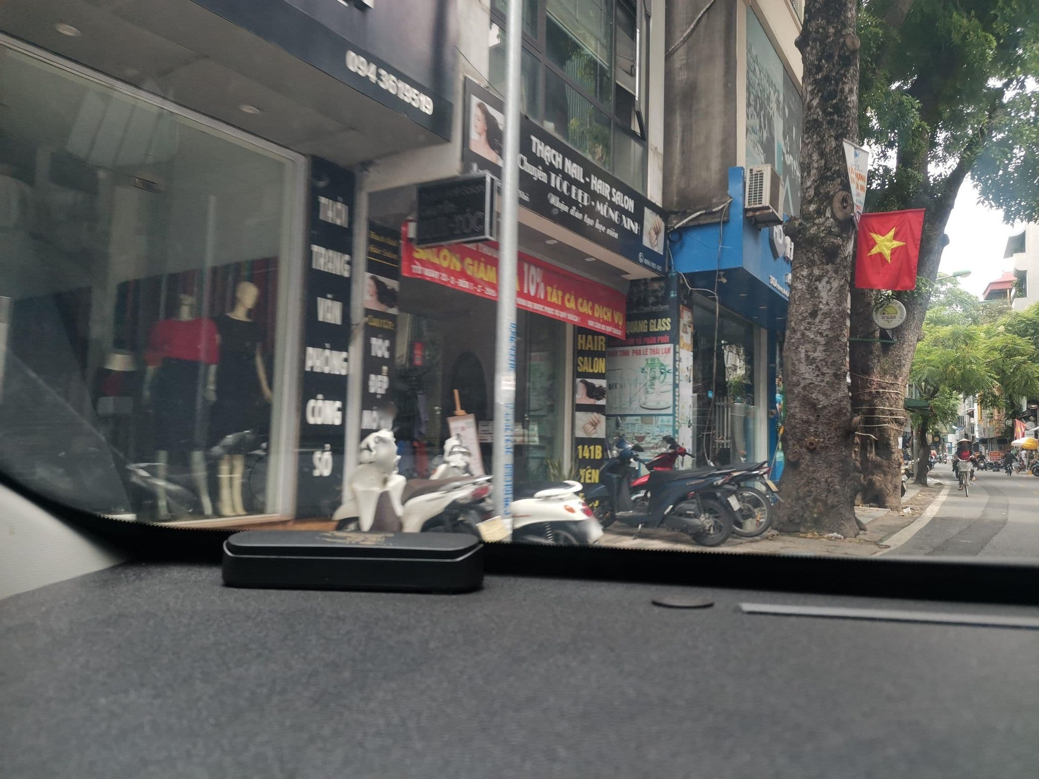 Street view near lily hometel, Ba Dinh — © hn_left_2 (CC BY-SA · Mapillary)