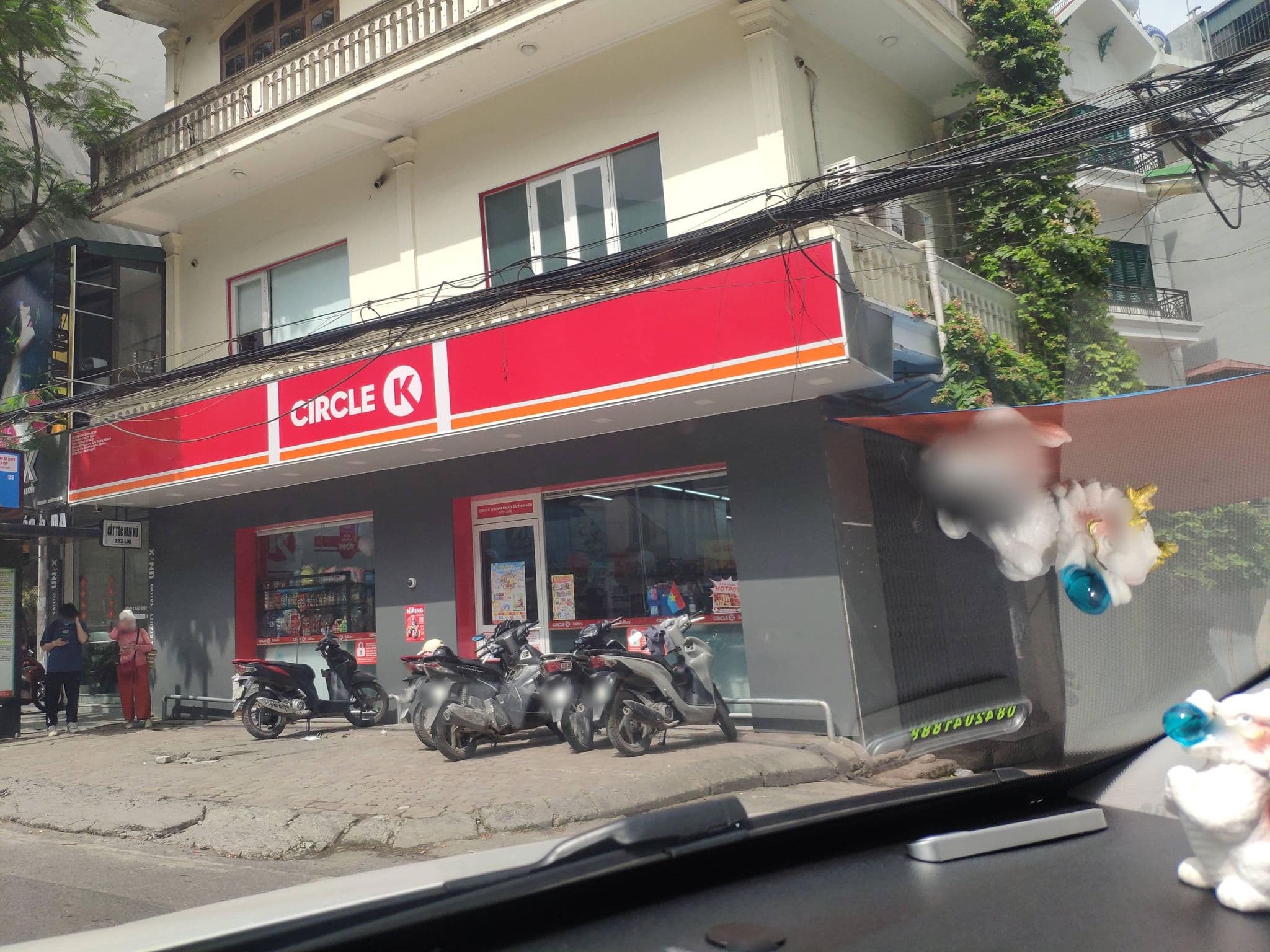 Street view near Khách sạn Thắng Lợi, Nghĩa Đô — © hn_right_1 (CC BY-SA · Mapillary)
