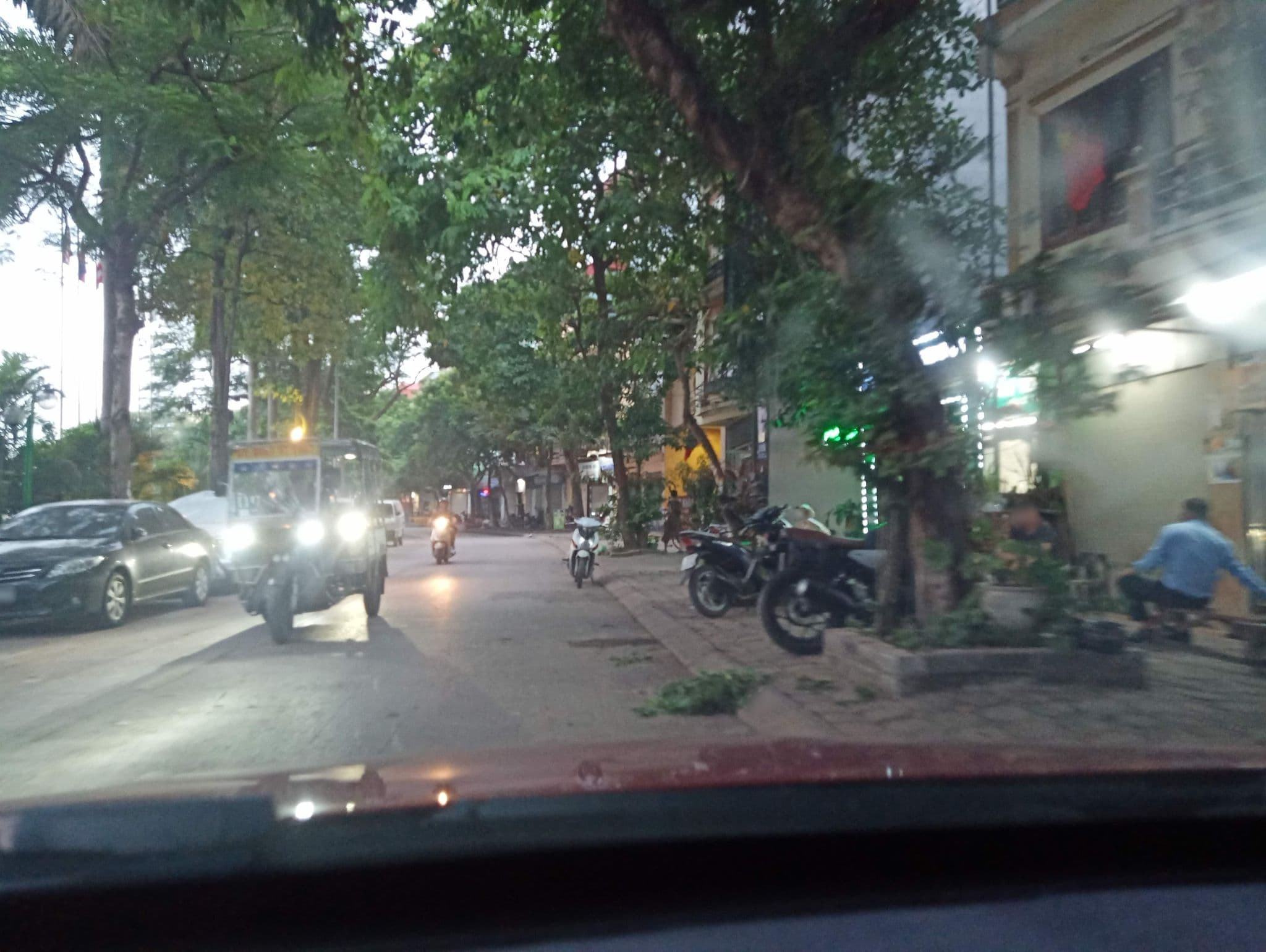 Street view near Riverside Hanoi Hotel, Nghĩa Đô — © hn_front_1 (CC BY-SA · Mapillary)