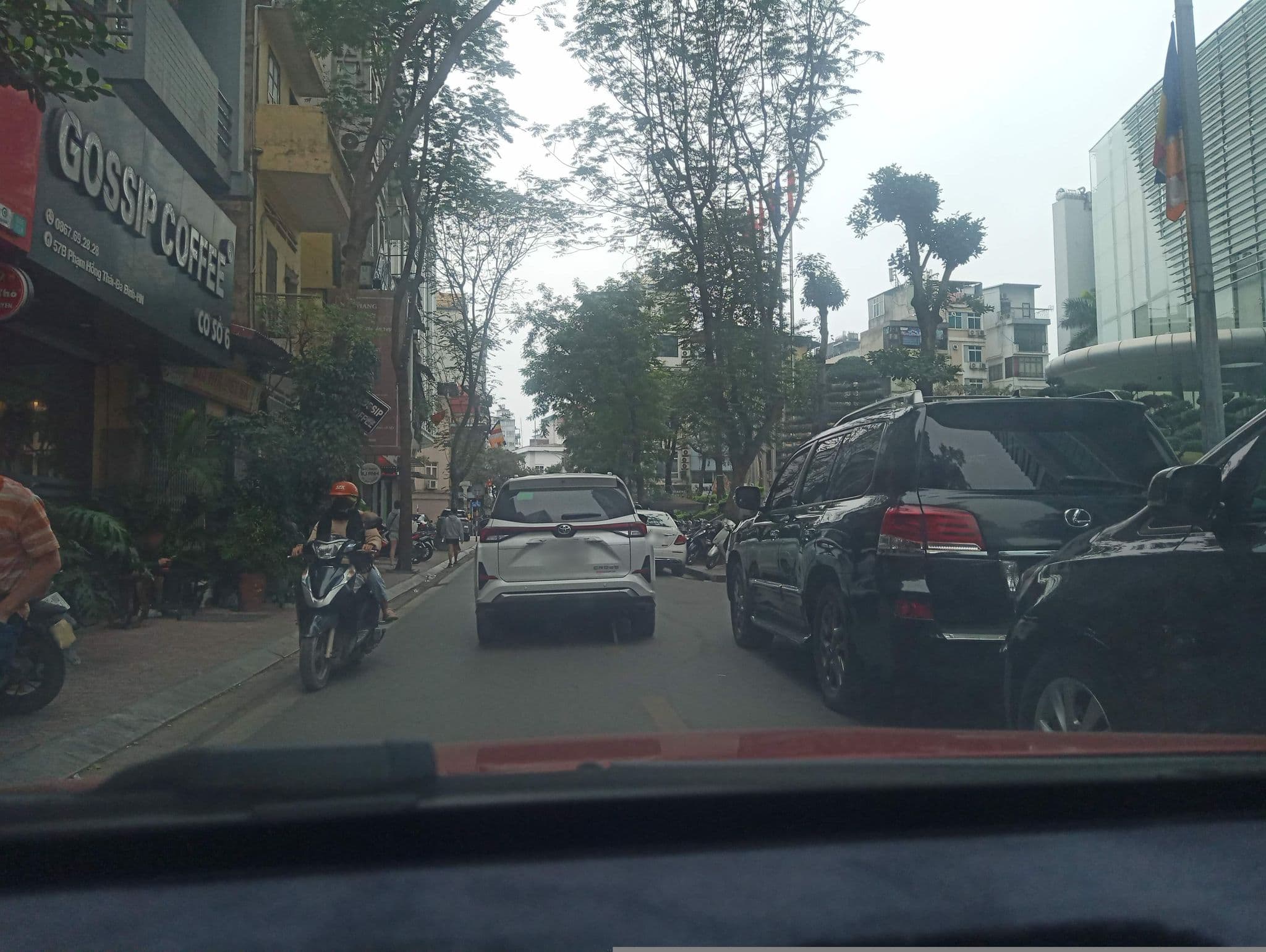 Street view near Cherry Hotel, Yên Phụ — © hn_front_1 (CC BY-SA · Mapillary)