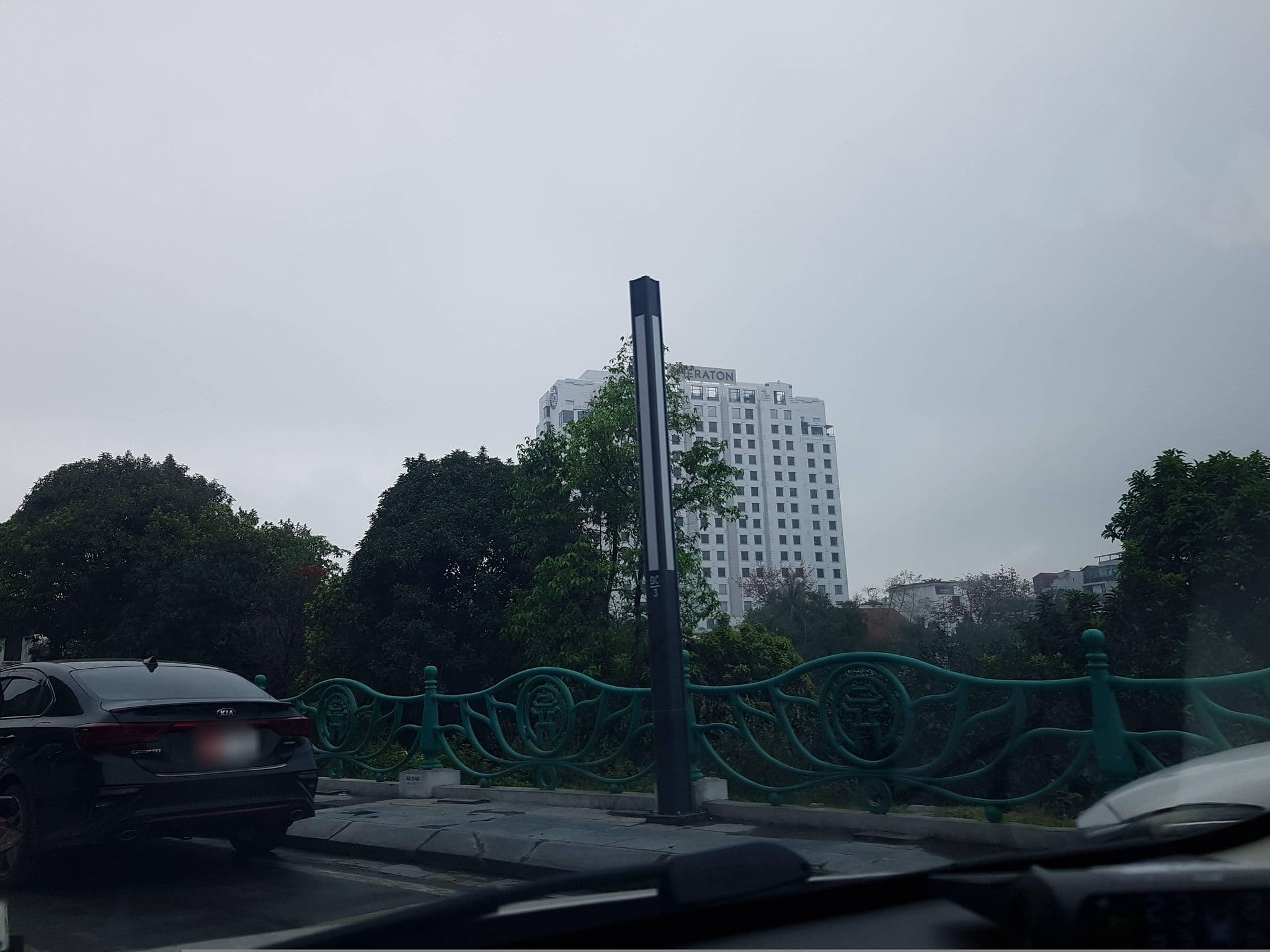 Street view near Dragon Hotel, Tây Hồ — © hn_right_1 (CC BY-SA · Mapillary)