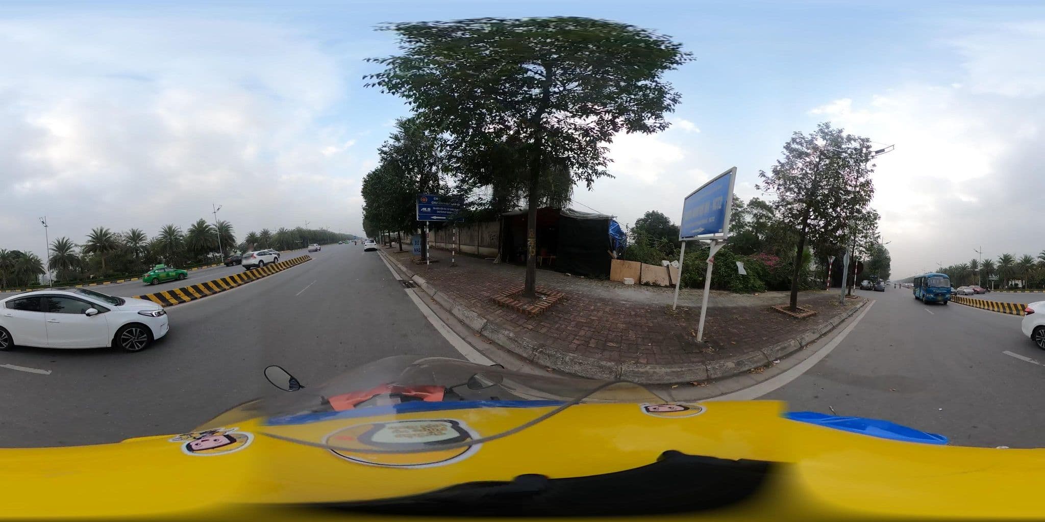Street view near Vinh Gia Hotel, Quang Minh — © bemaps2_hn (CC BY-SA · Mapillary)