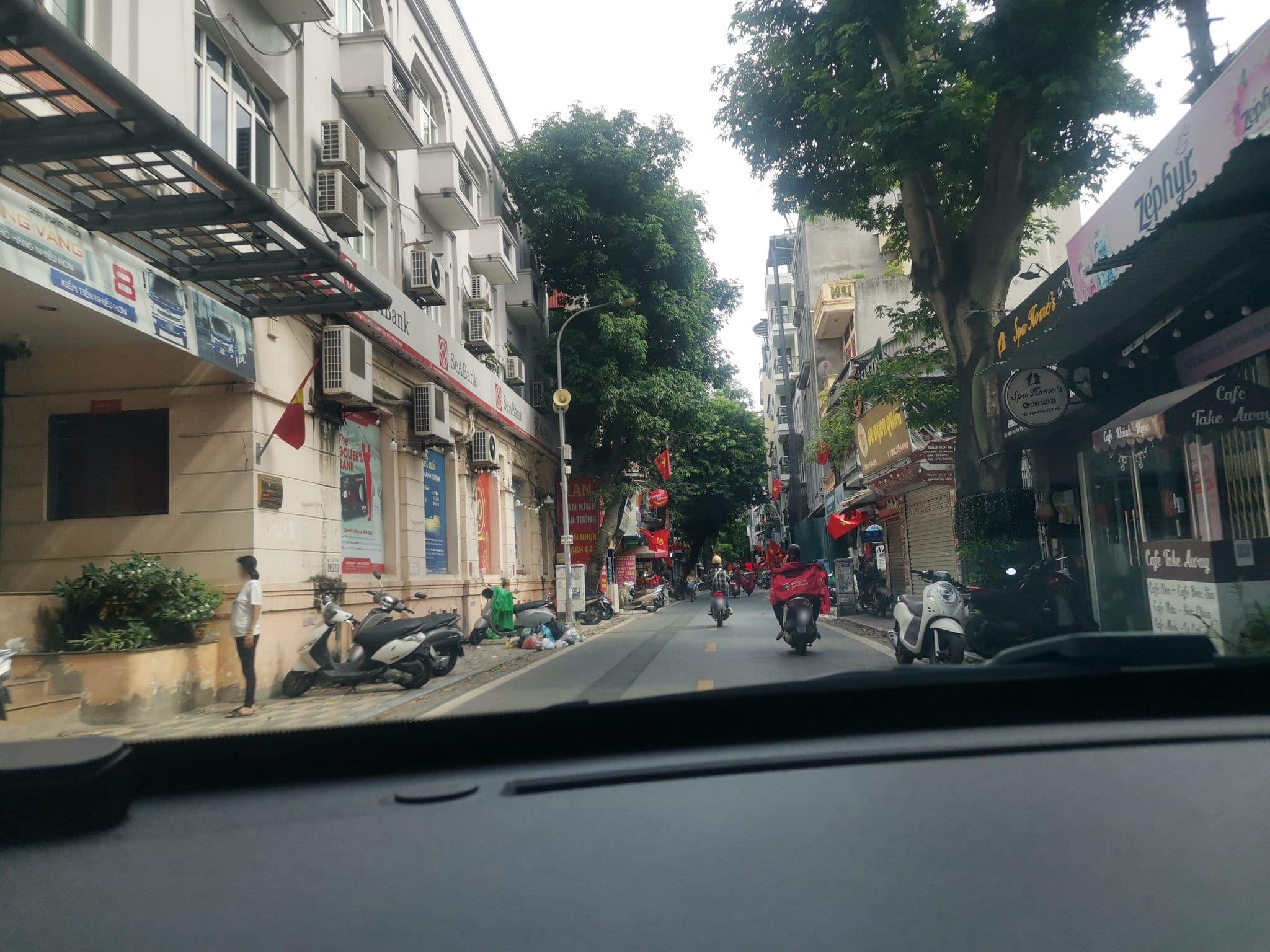 Street view near West Lake Home Hotel, Ba Dinh — © hn_left_2 (CC BY-SA · Mapillary)