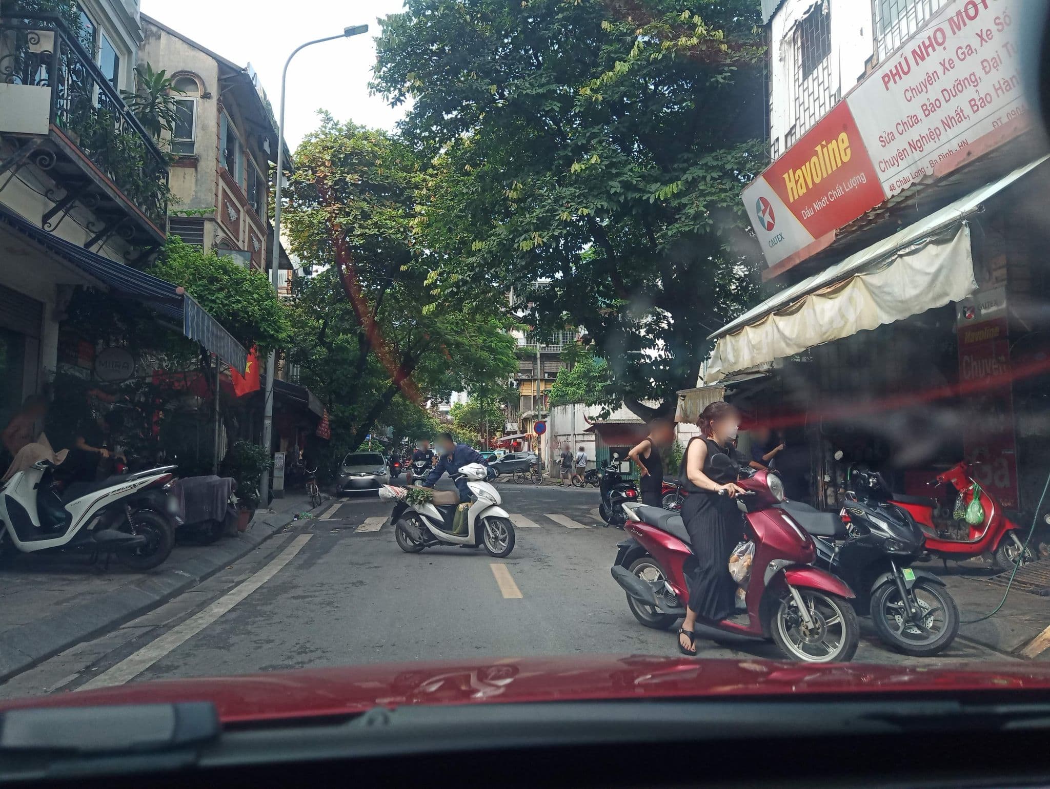 Street view near A25 Hotel, Yên Phụ — © hn_front_1 (CC BY-SA · Mapillary)