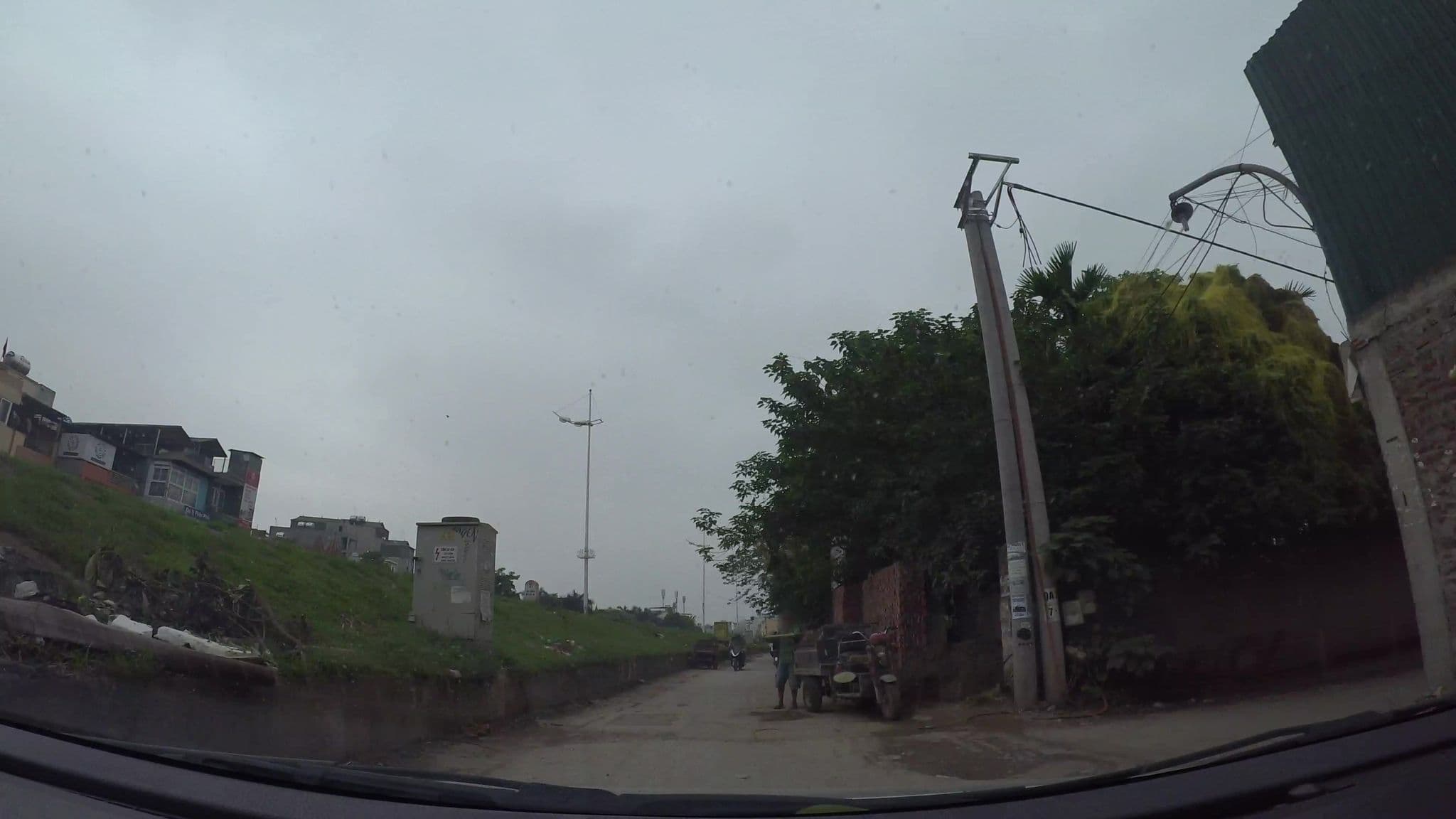 Street view near Phuong Anh Hotel, Tây Hồ — © kaart_1 (CC BY-SA · Mapillary)