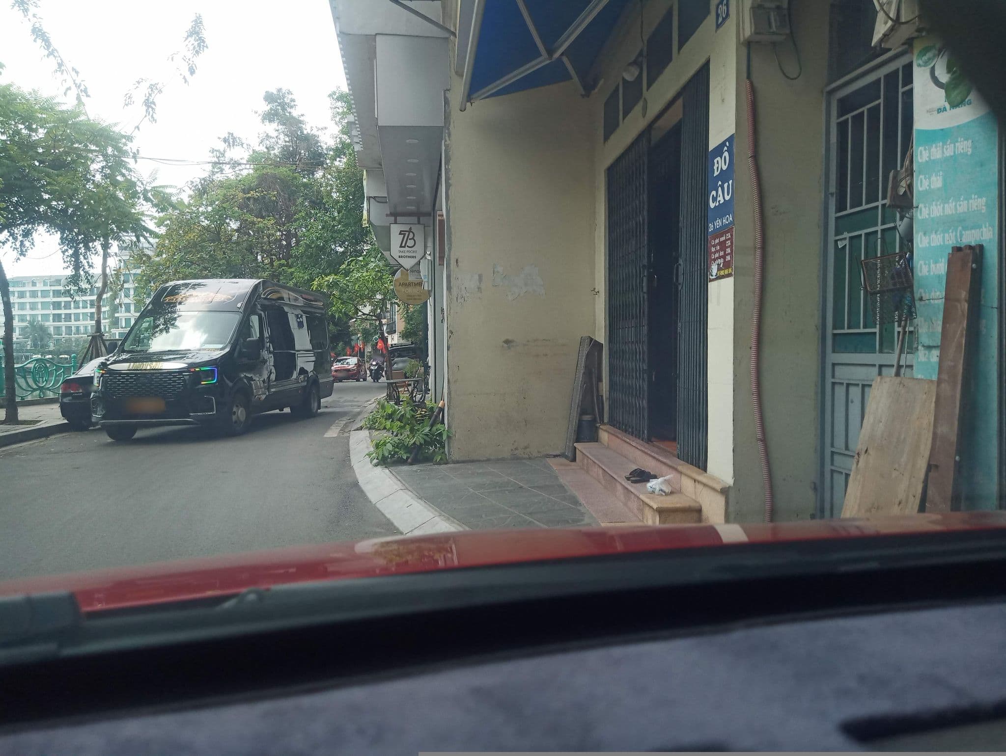 Street view near Moonlight Tay Ho, Ba Dinh — © hn_front_1 (CC BY-SA · Mapillary)
