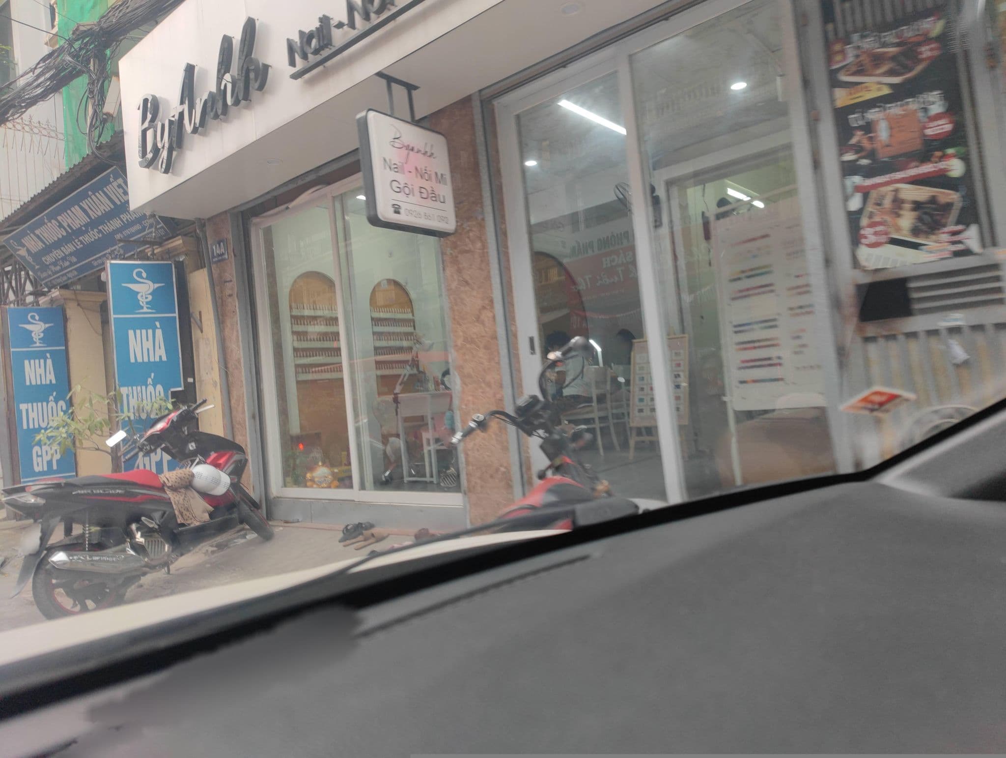 Street view near Hanoi Centre Hostel, Dịch Vọng — © hn_right_2 (CC BY-SA · Mapillary)
