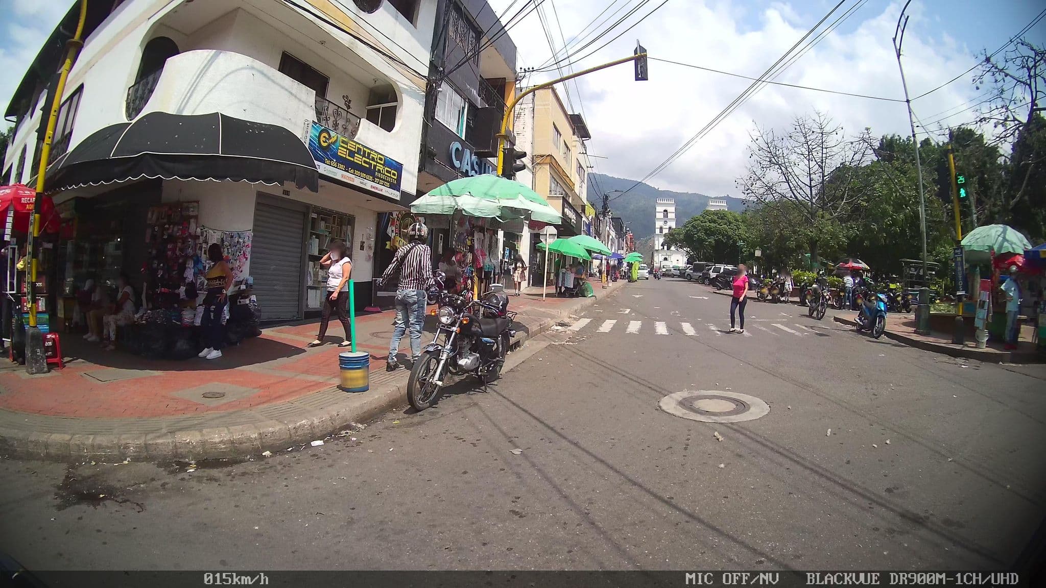 Street view near Hotel La Posada Central Park, Piedecuesta — © kaart_2 (CC BY-SA · Mapillary)