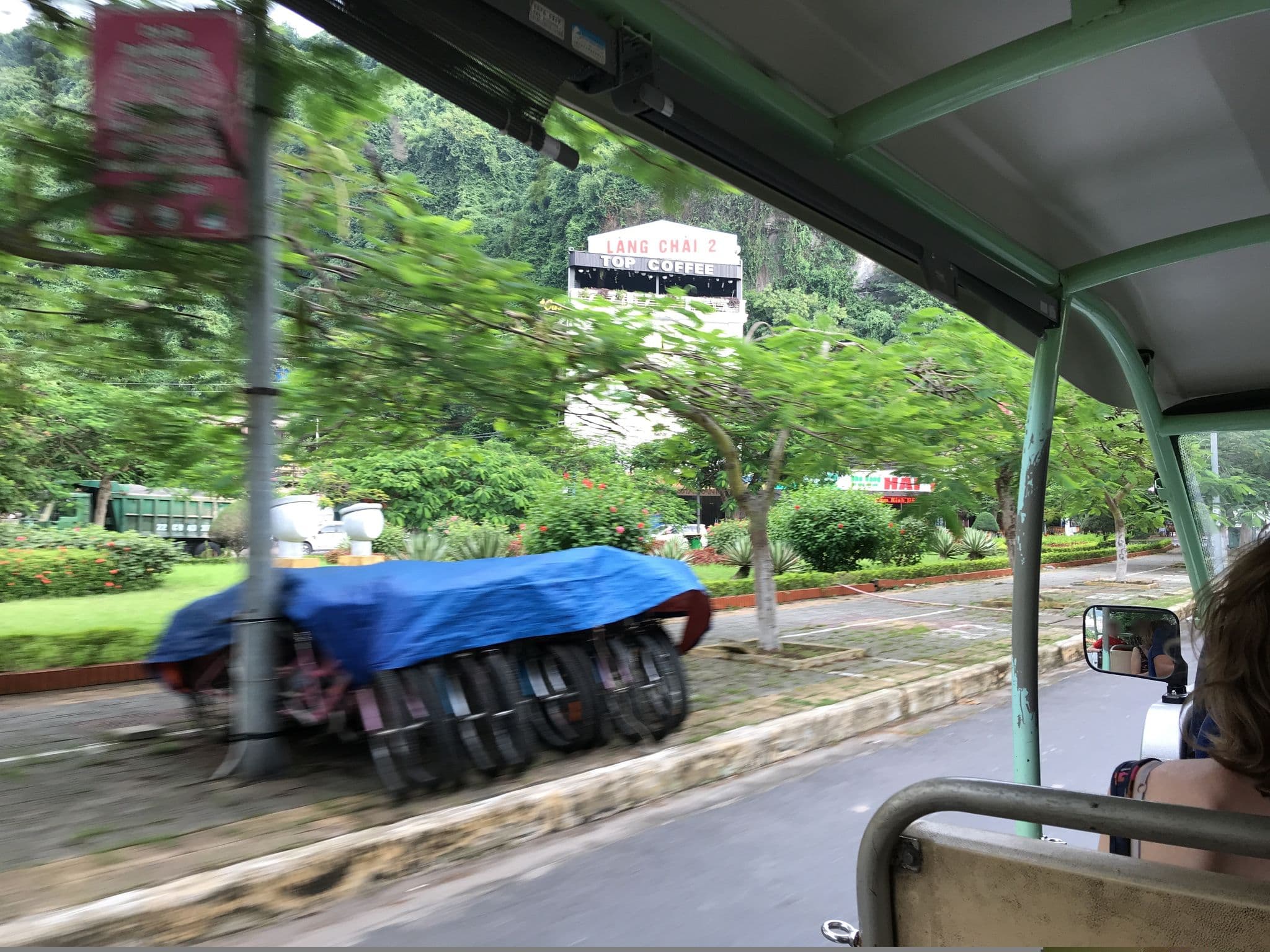 Street view near HOLIDAY VIEW HOTEL, Cát Bà — © nigelramsay (CC BY-SA · Mapillary)