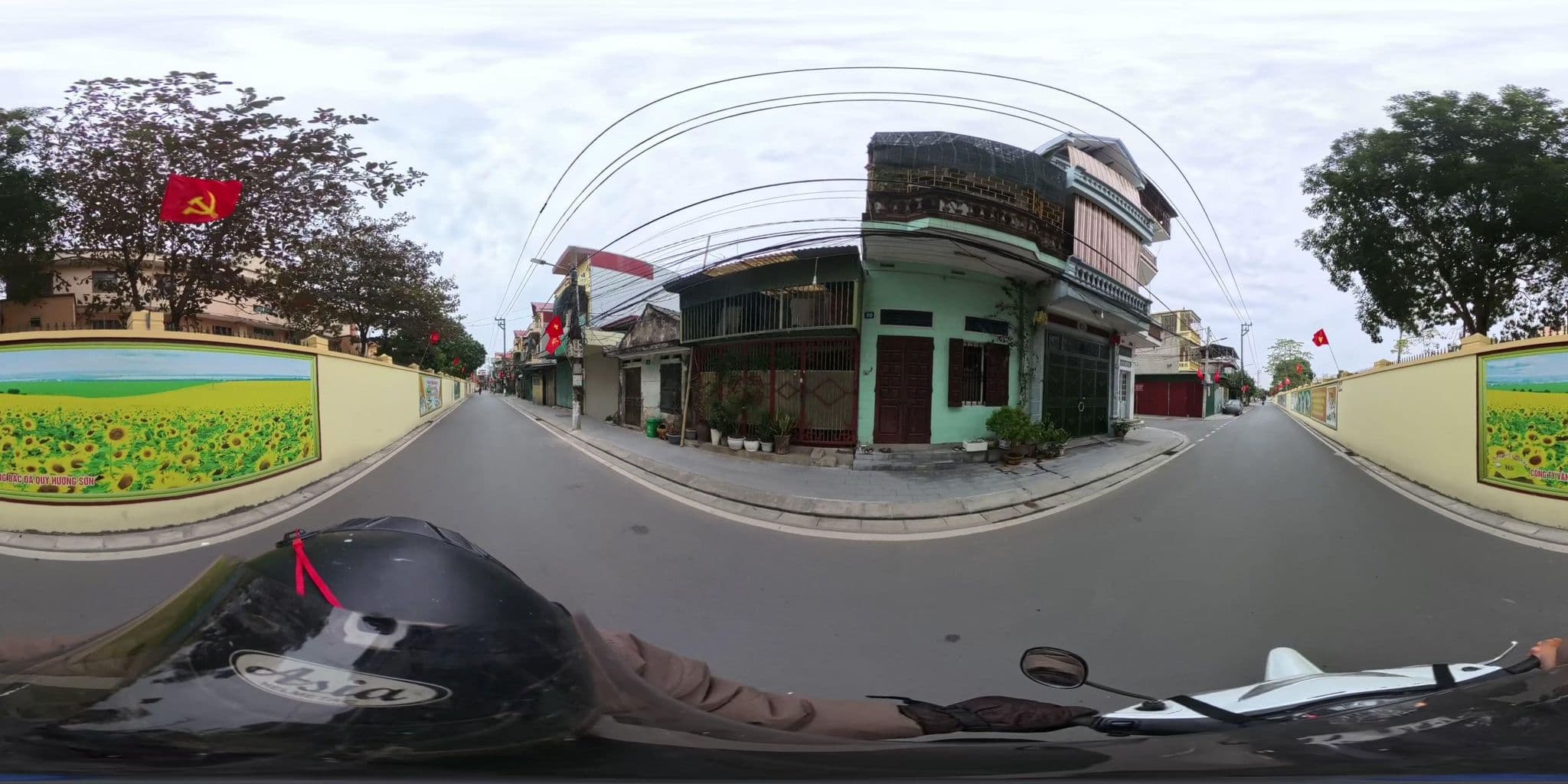 Street view near Kim Lien Guesthouse, Ninh Bình — © Slucchesi (CC BY-SA · Mapillary)