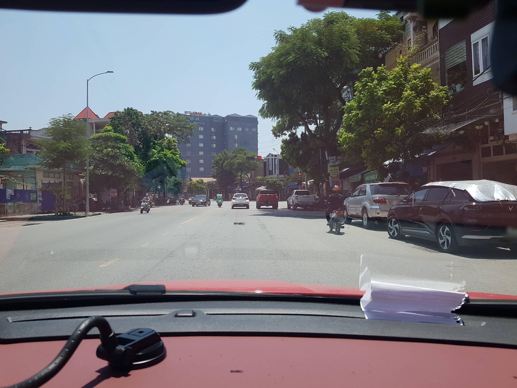 Street view near Khách sạn Hải Sơn, Haiphong — © sg_front_3 (CC BY-SA · Mapillary)