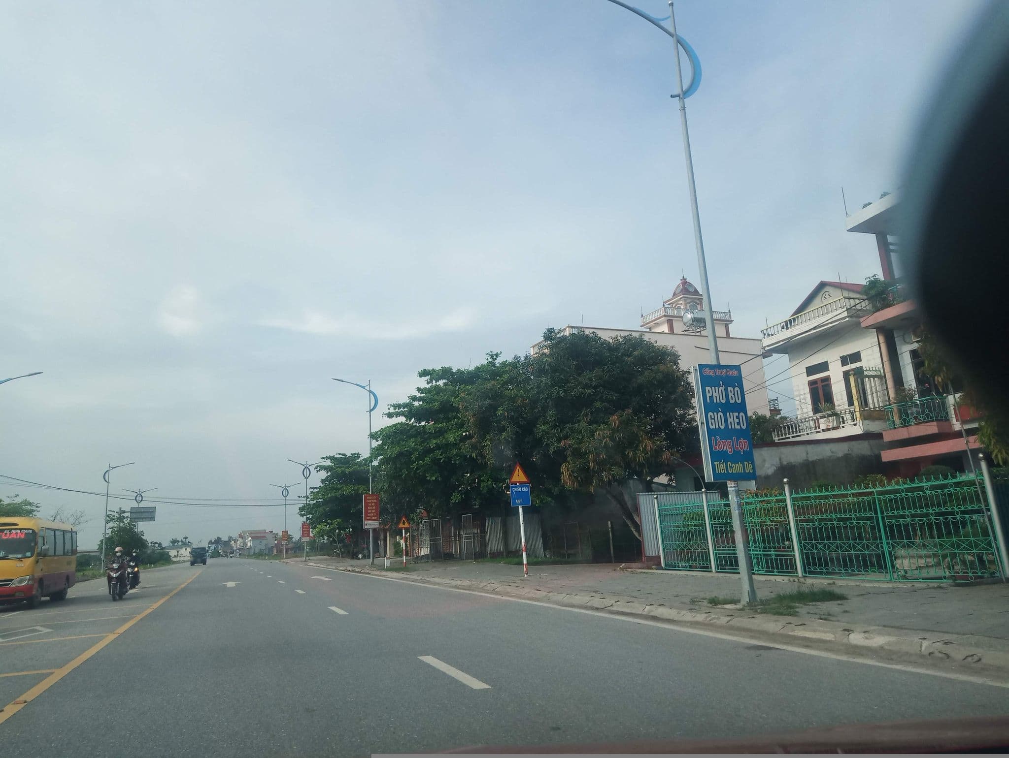 Street view near nhà nghỉ Thuận Anh, Hải Dương — © hn_front_1 (CC BY-SA · Mapillary)