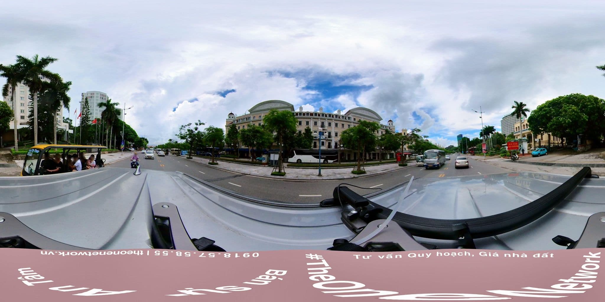 Street view near Tung Shing Halong Pearl Hotel 東成下龍明珠酒店, Hạ Long — © theonenetwork (CC BY-SA · Mapillary)