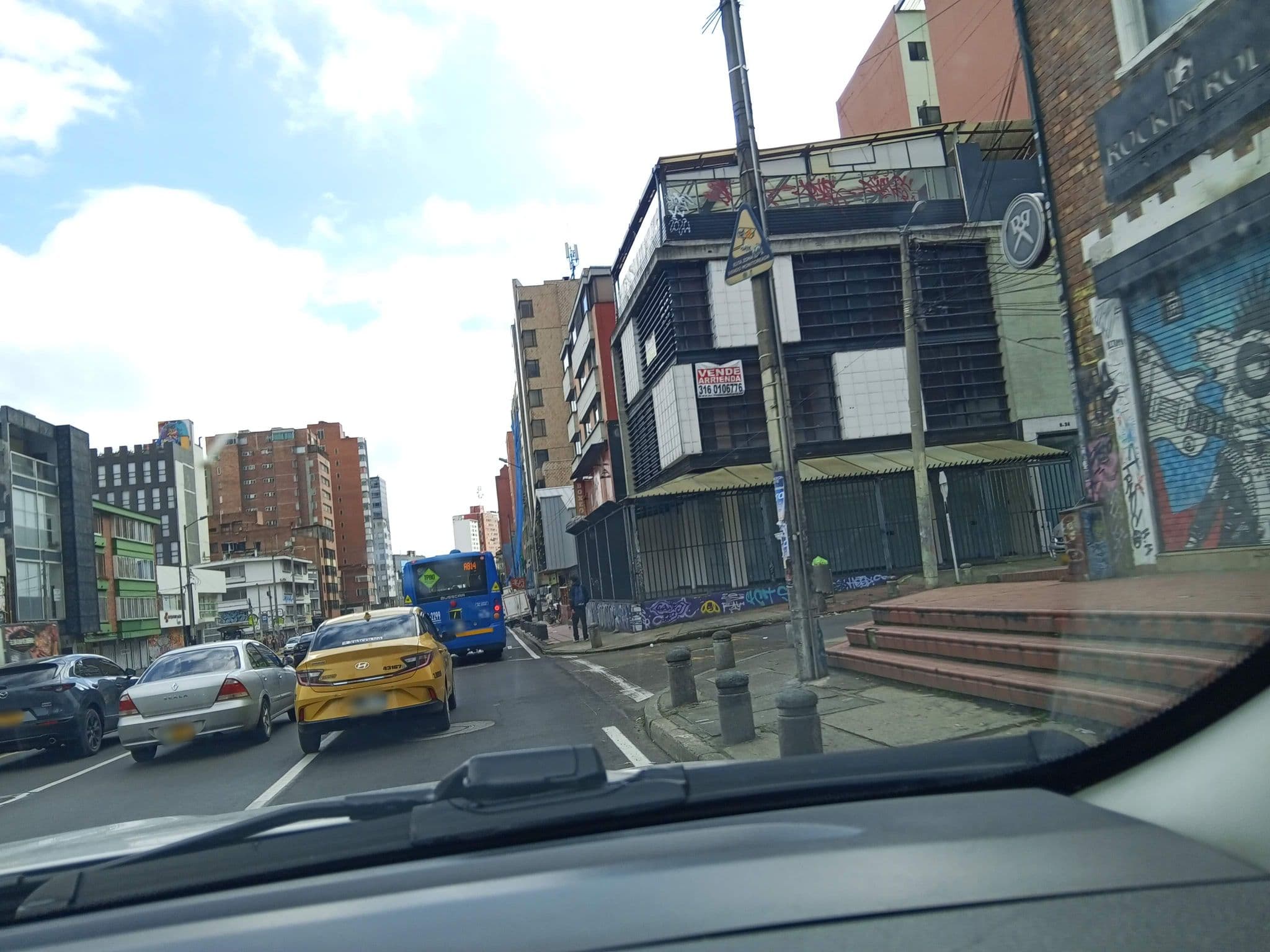 Street view near Maceo 55, Bogotá