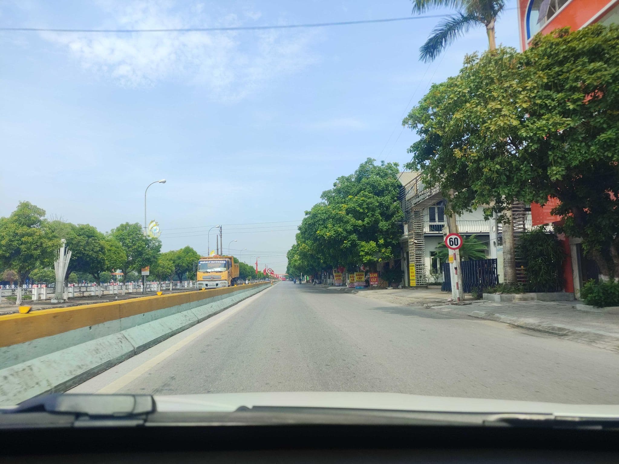 Street view near New Blue Hotel, Thái Bình — © hn_right_1 (CC BY-SA · Mapillary)