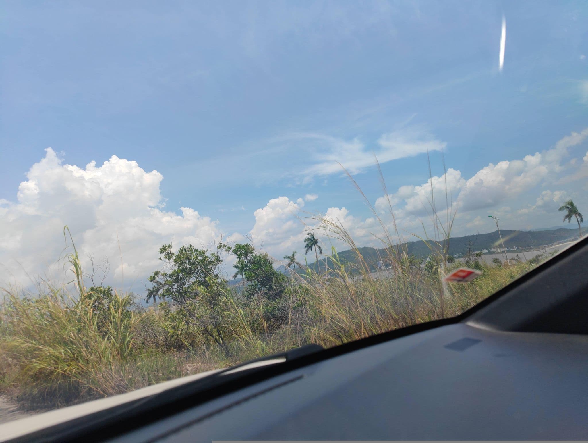 Street view near Viethouse Lodge, Hạ Long — © hn_right_2 (CC BY-SA · Mapillary)