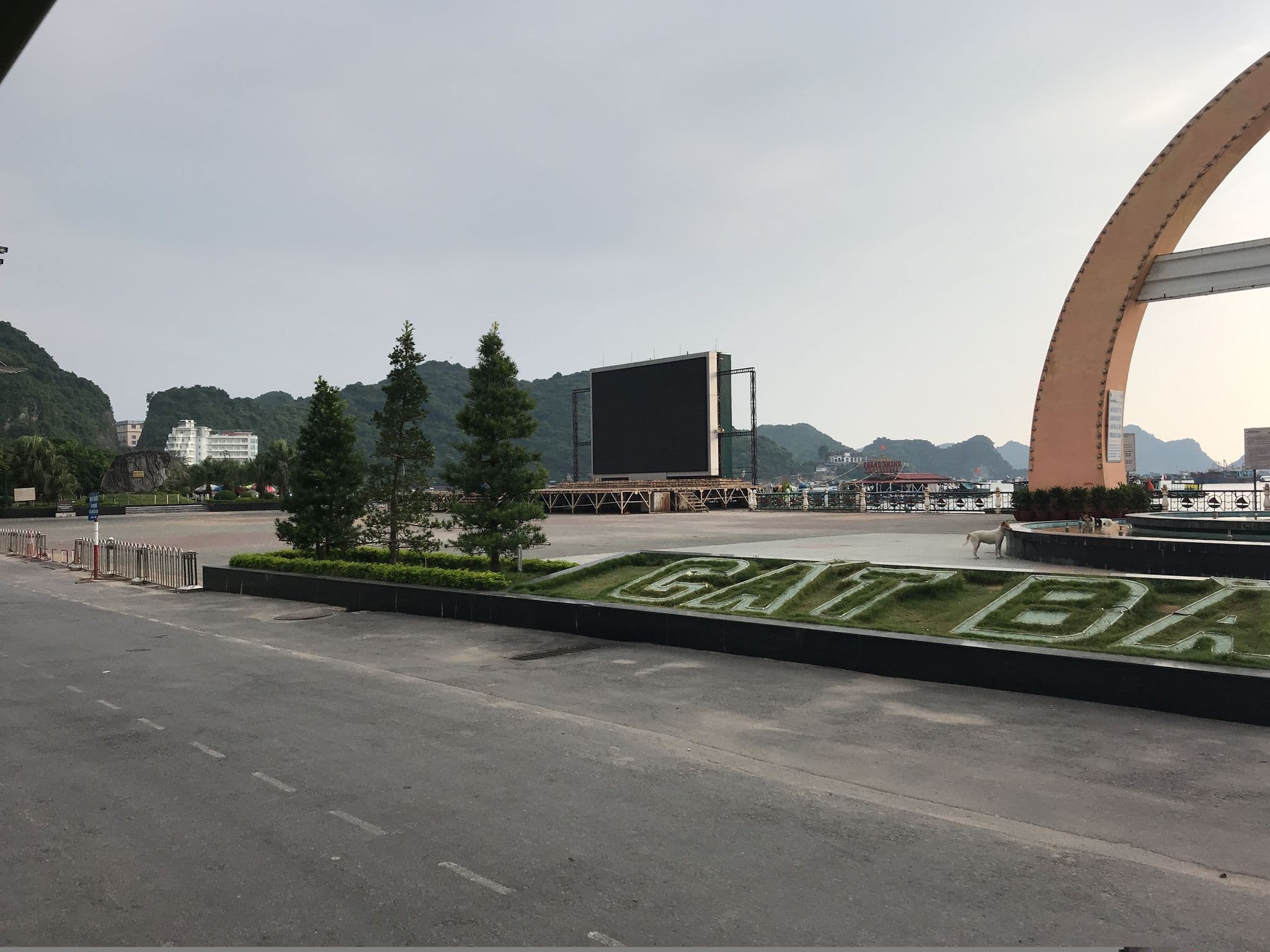 Street view near Trường Giang Hotel, Cát Bà — © nigelramsay (CC BY-SA · Mapillary)