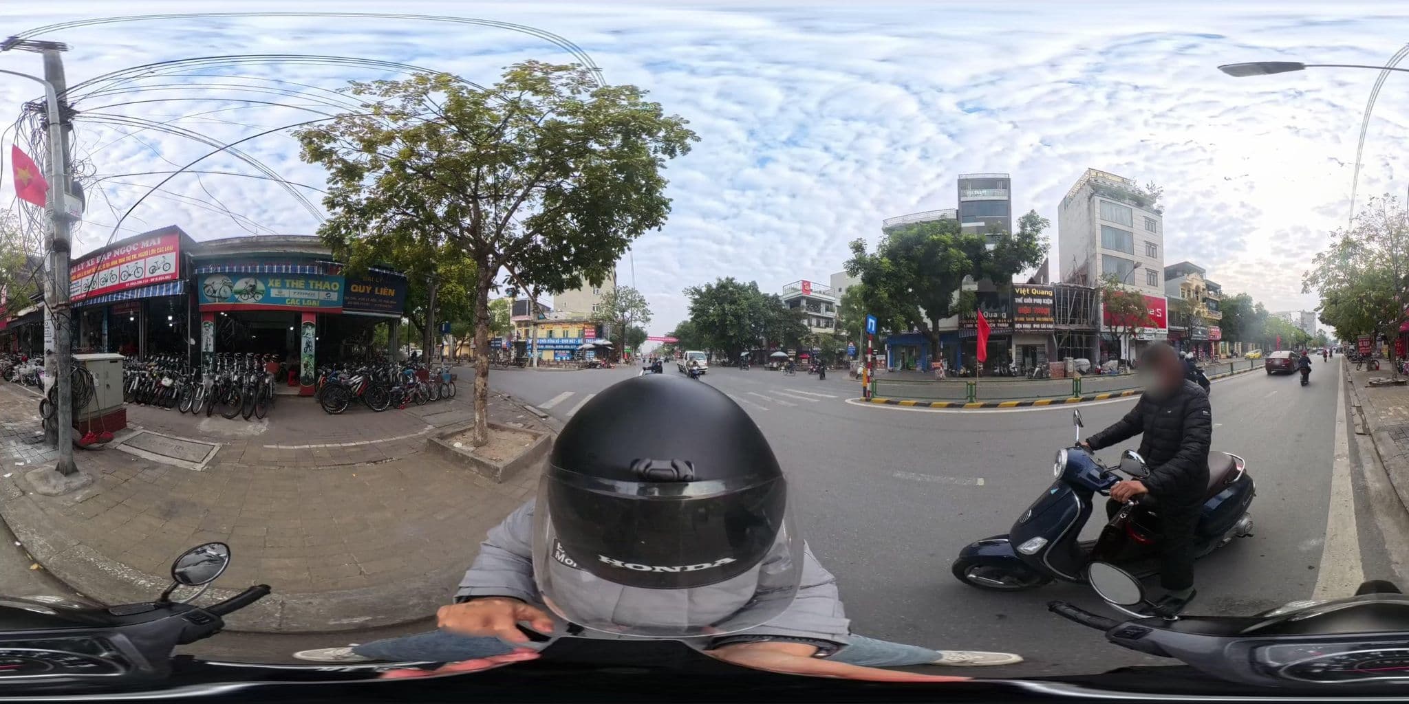 Street view near Thanh Binh Hotel, Thái Bình — © Slucchesi (CC BY-SA · Mapillary)