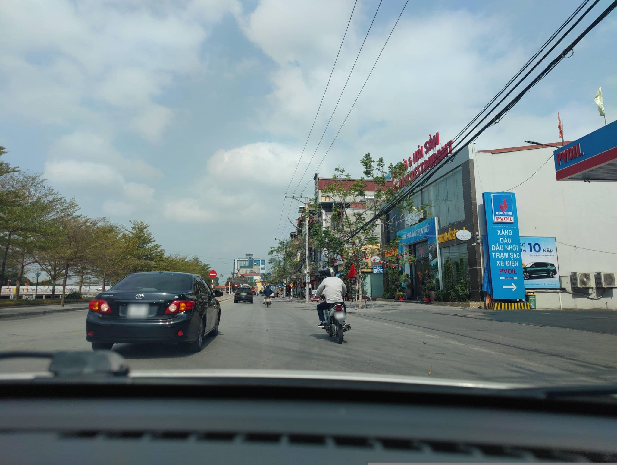 Street view near Phong Anh Hotel, Ninh Bình — © hn_right_1 (CC BY-SA · Mapillary)
