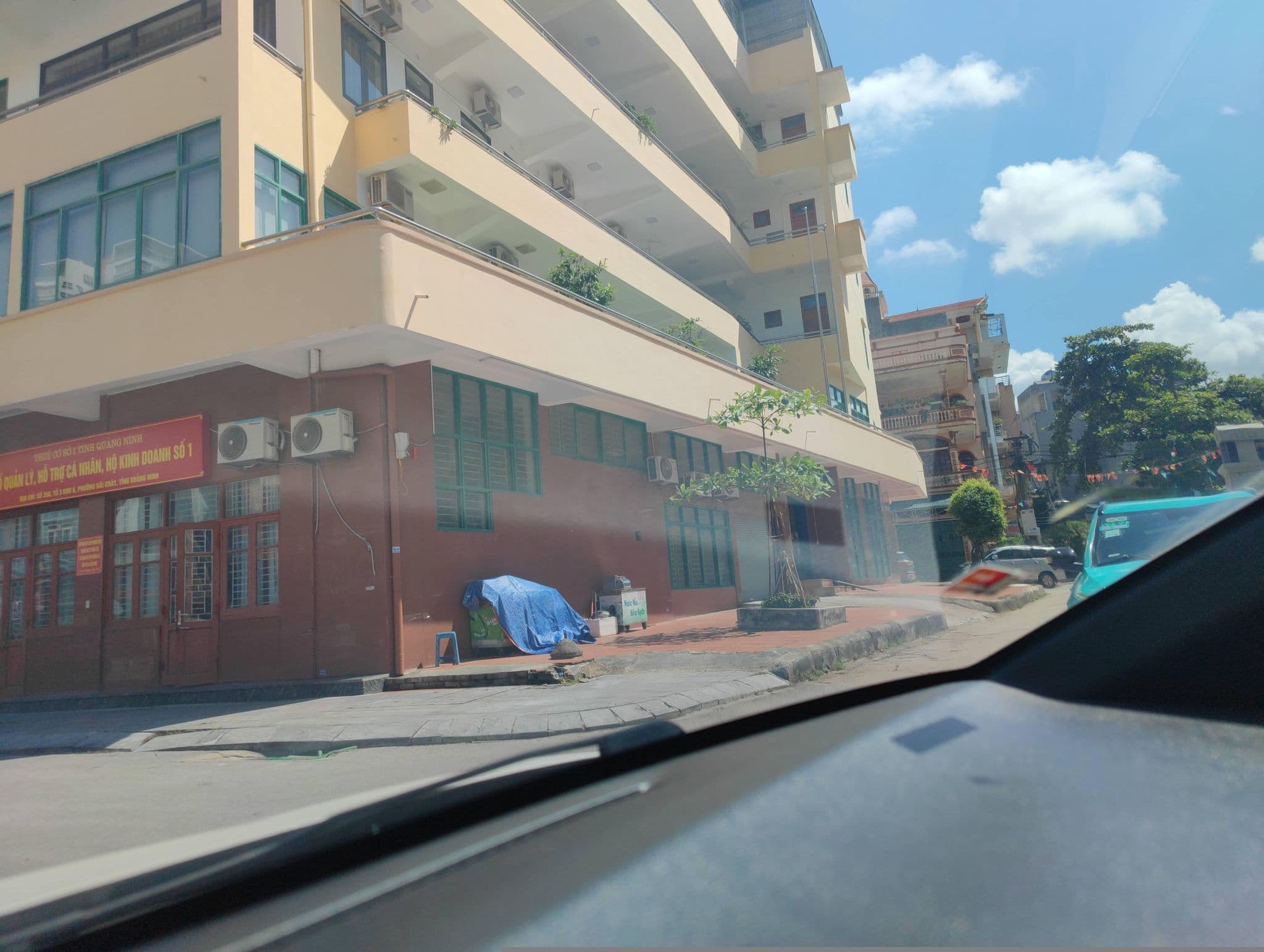 Street view near Halong Centrica Hotel, Hạ Long — © hn_right_2 (CC BY-SA · Mapillary)