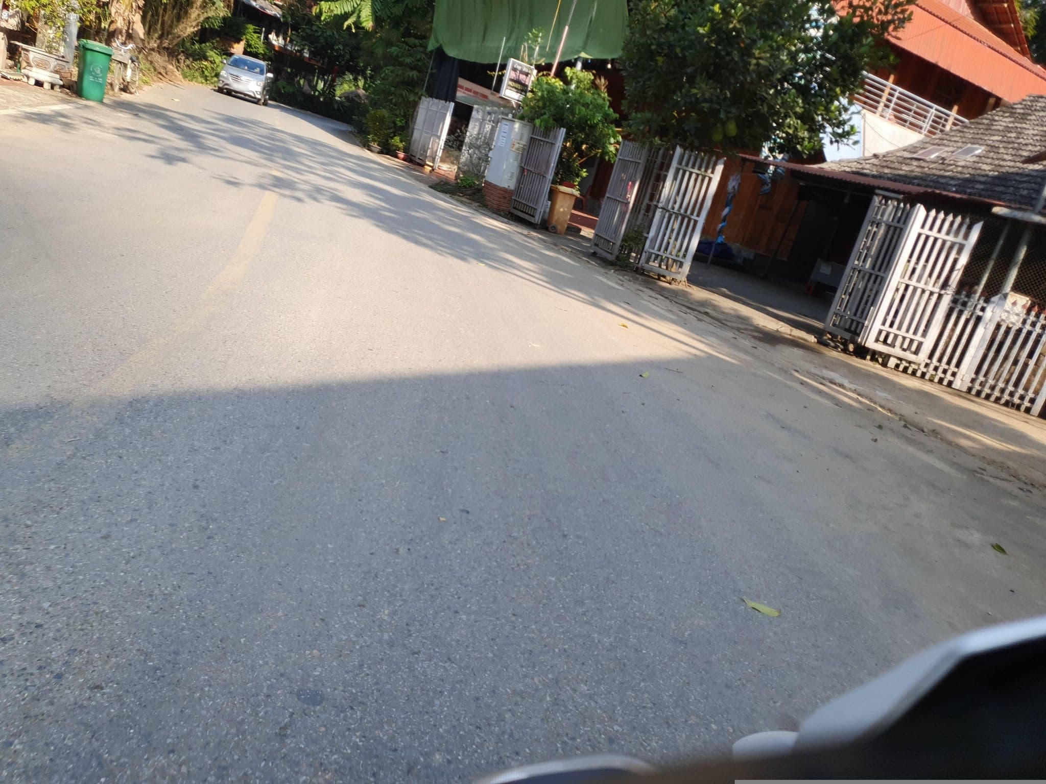 Street view near Nhà Nghỉ Quỳnh Mai, Chợ Rã — © russmcd (CC BY-SA · Mapillary)
