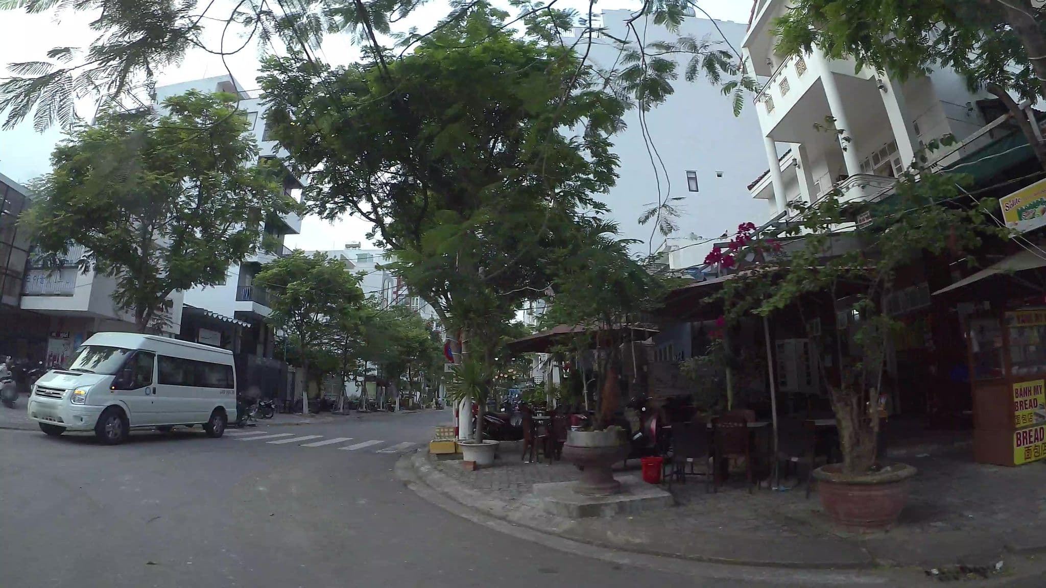 Street view near Indochine Hotel, Sơn Trà — © kaartcam (CC BY-SA · Mapillary)