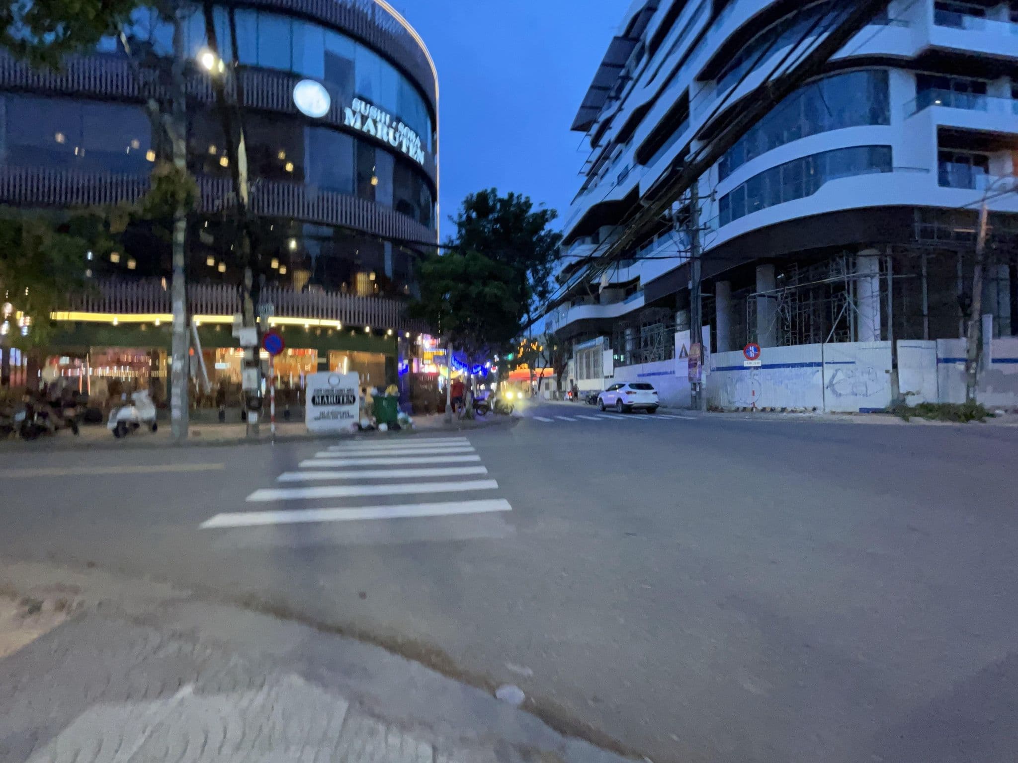 Street view near Nguyen Haus & Cafe, Sơn Trà — © ruslan_fat (CC BY-SA · Mapillary)