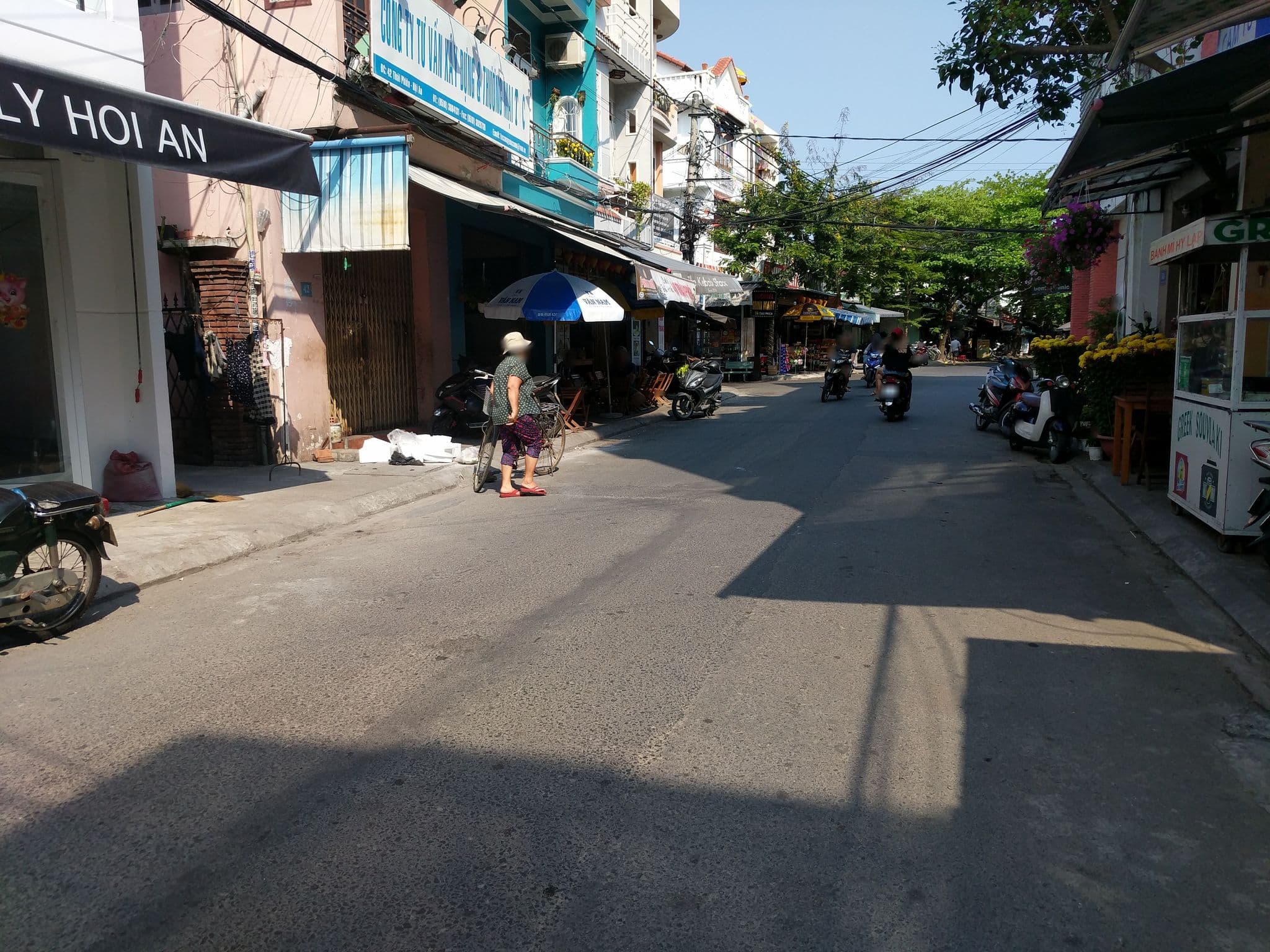 Street view near Hoi An Love.ly Hostel, Hoi An — © davidbdean (CC BY-SA · Mapillary)