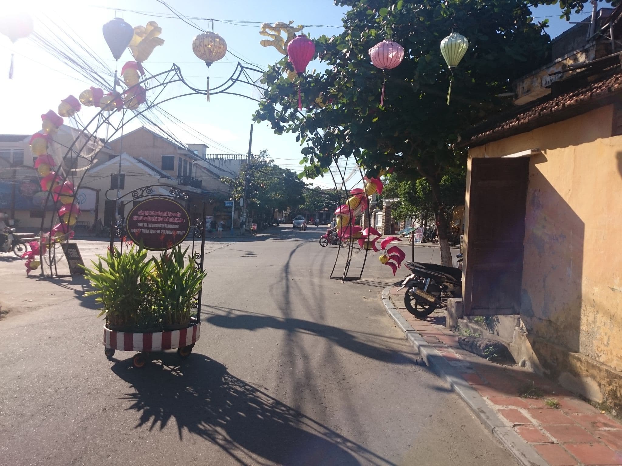 Street view near Song Khiem Bakery, Hoi An — © asdf (CC BY-SA · Mapillary)