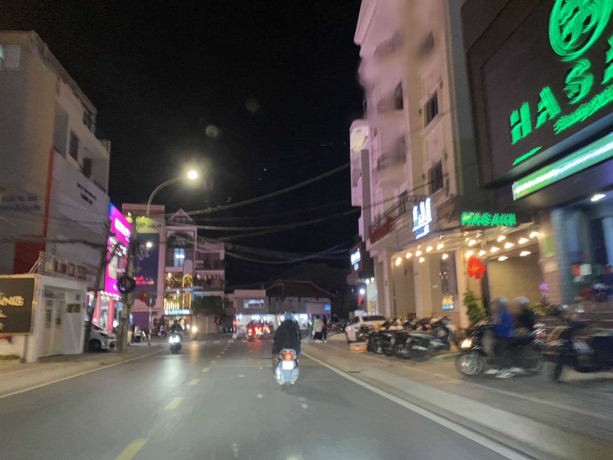 Street view near Thu Huong, Ðà Lạt — © DriveWithHoang (CC BY-SA · Mapillary)
