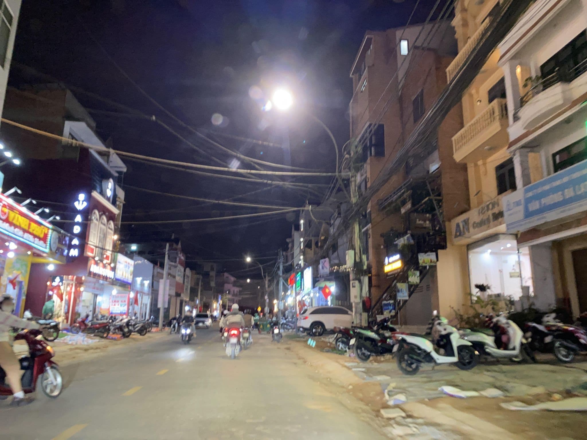 Street view near An Boutique Hotel (Raon), Ðà Lạt — © DriveWithHoang (CC BY-SA · Mapillary)