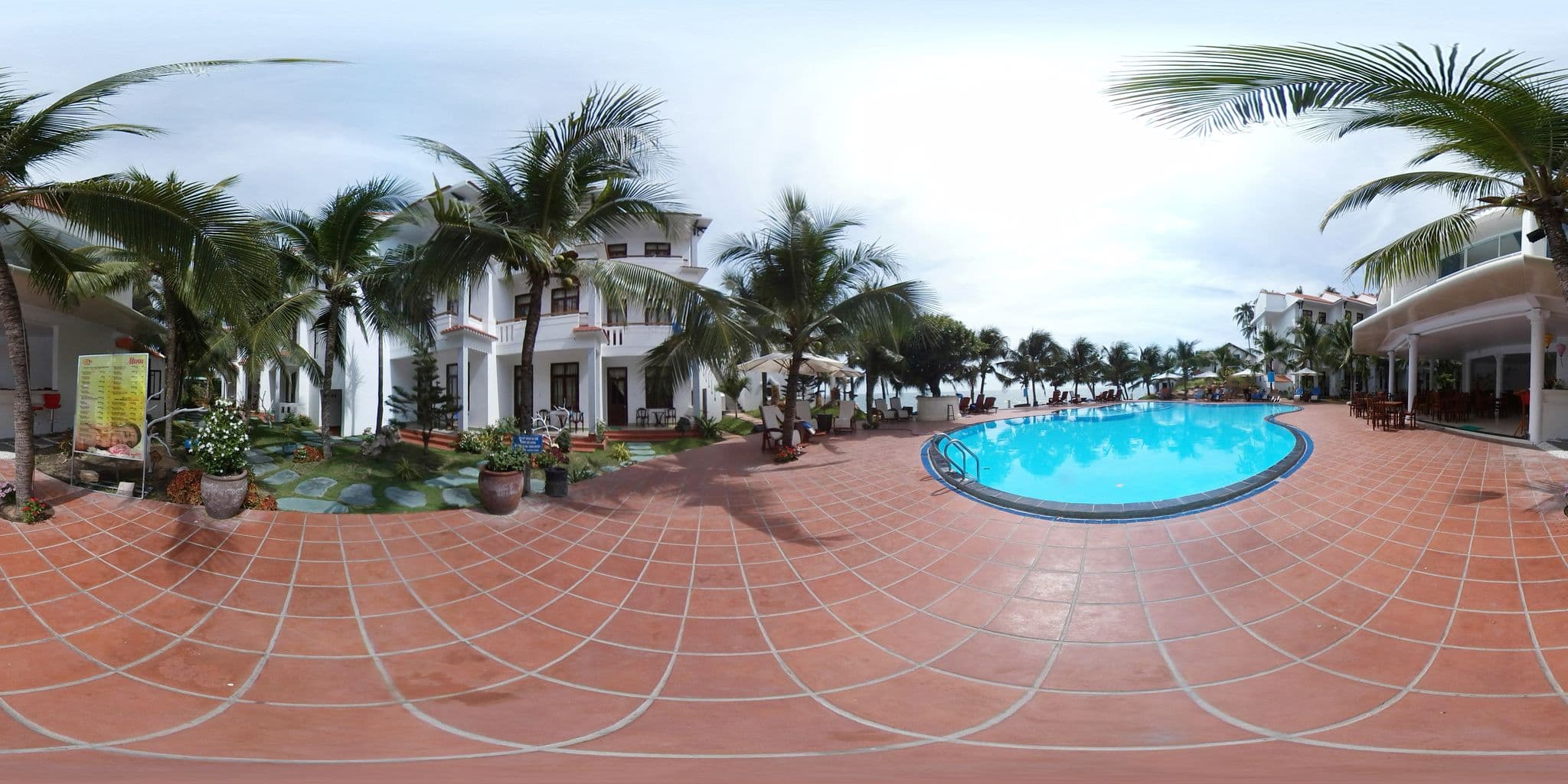 Street view near Hoàng Kim Golden Resort, Mui Ne — © vlad_p (CC BY-SA · Mapillary)