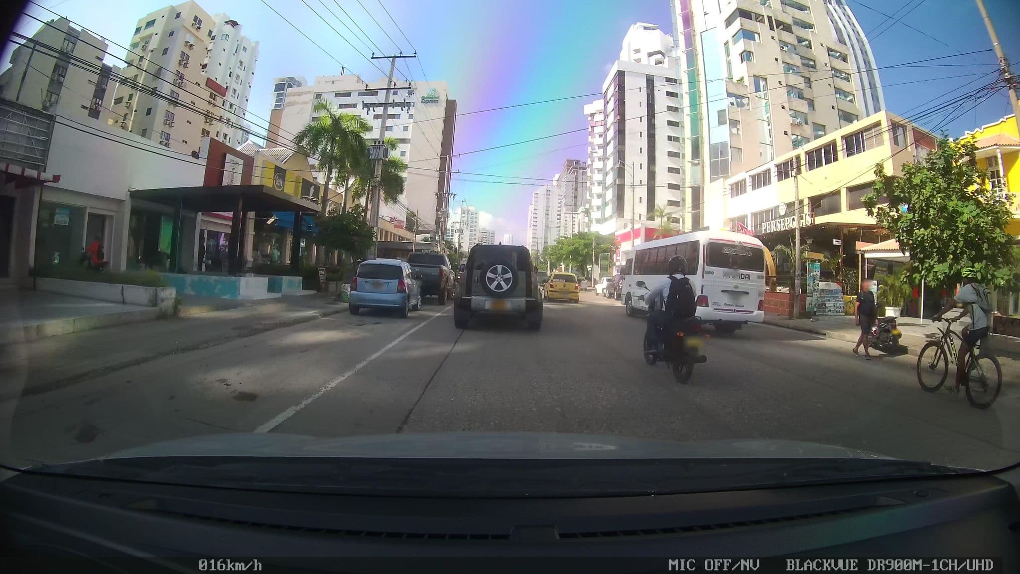 Street view near Balcones de Bocagrande, Cartagena