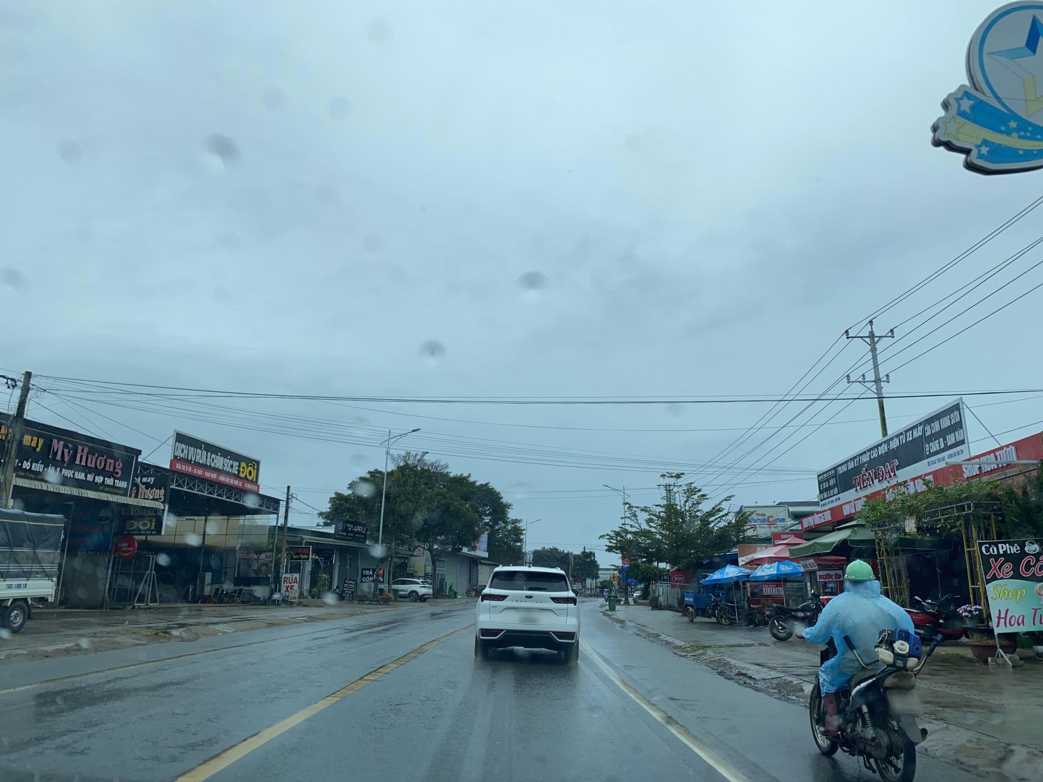 Street view near Khánh Vy Guest House, Đưc Trọng — © DriveWithHoang (CC BY-SA · Mapillary)